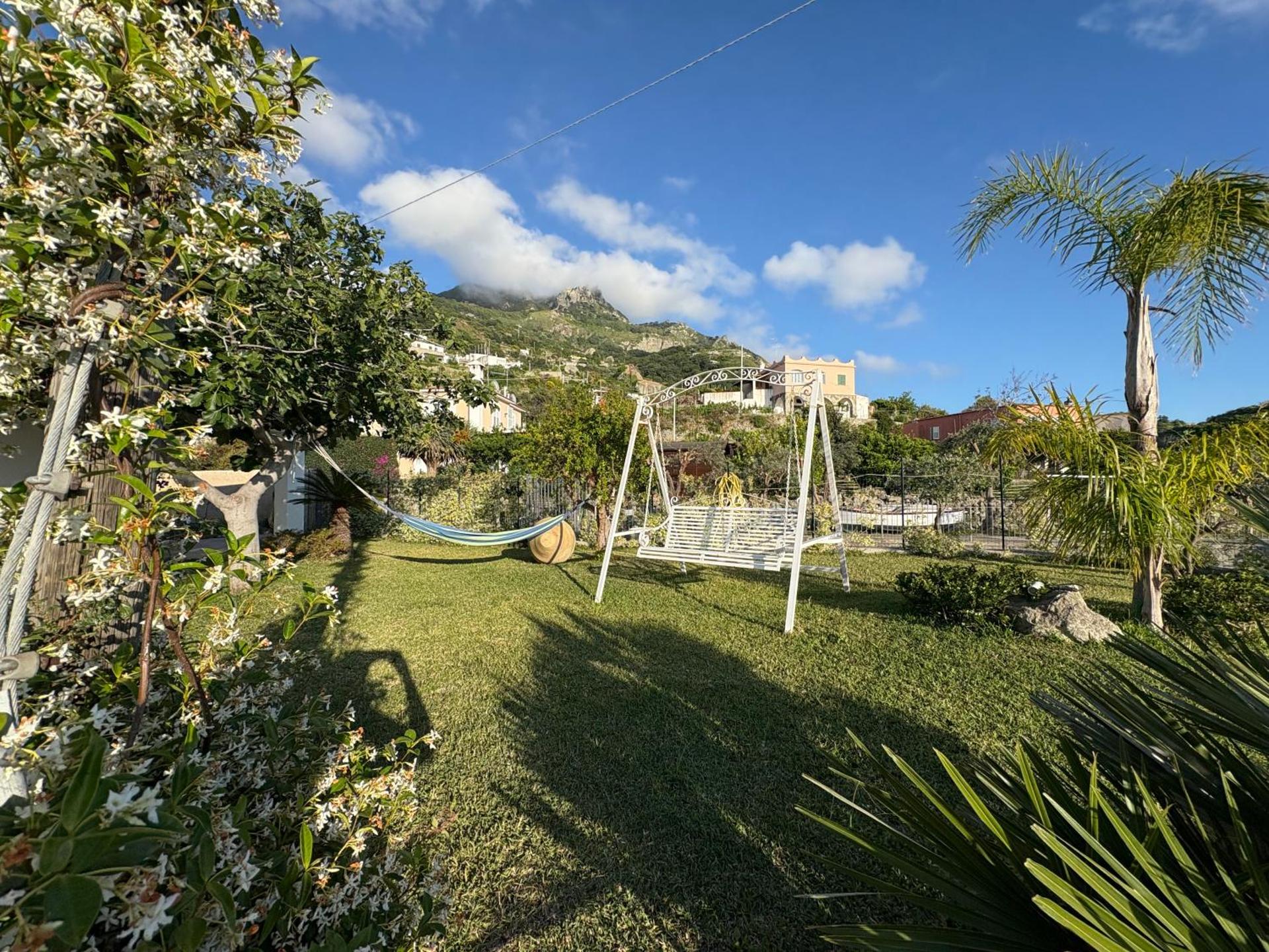 Villetta Ischitana - Terrazza con Giardino