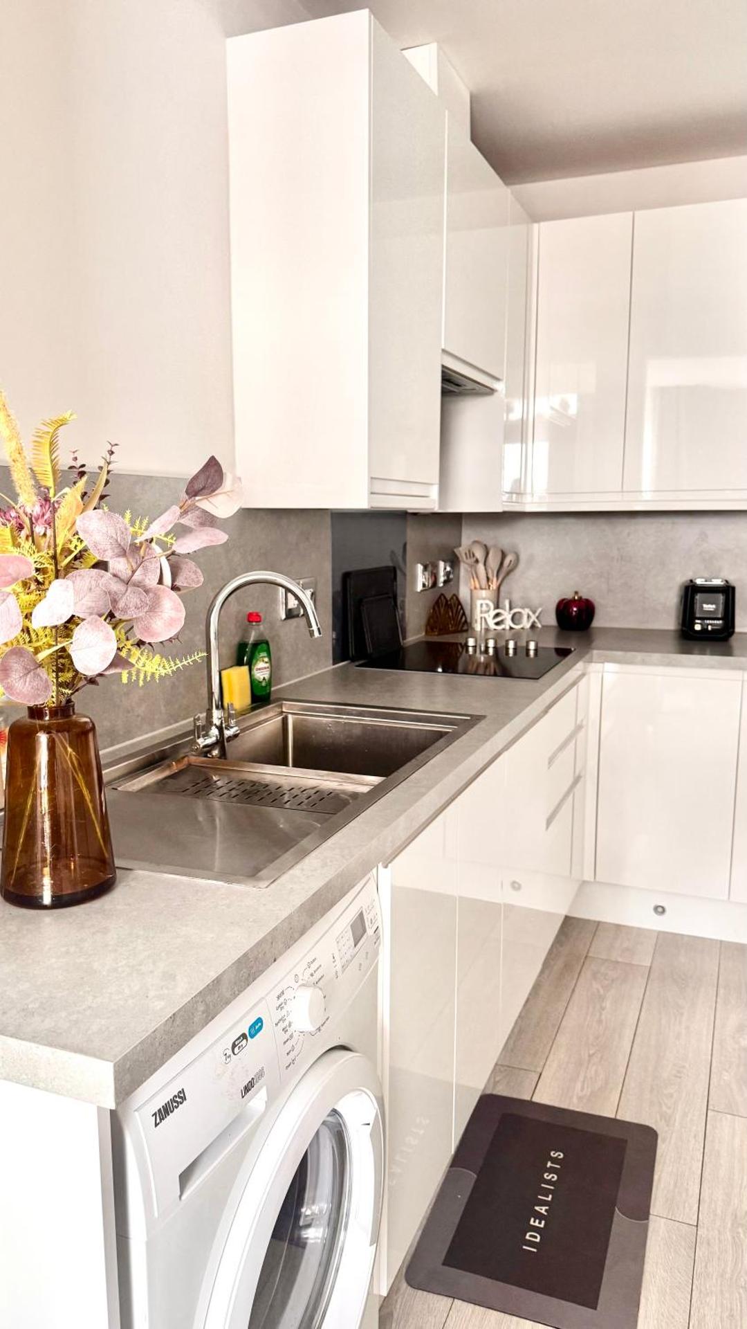 Stunning 2BR in the heart of chelsea