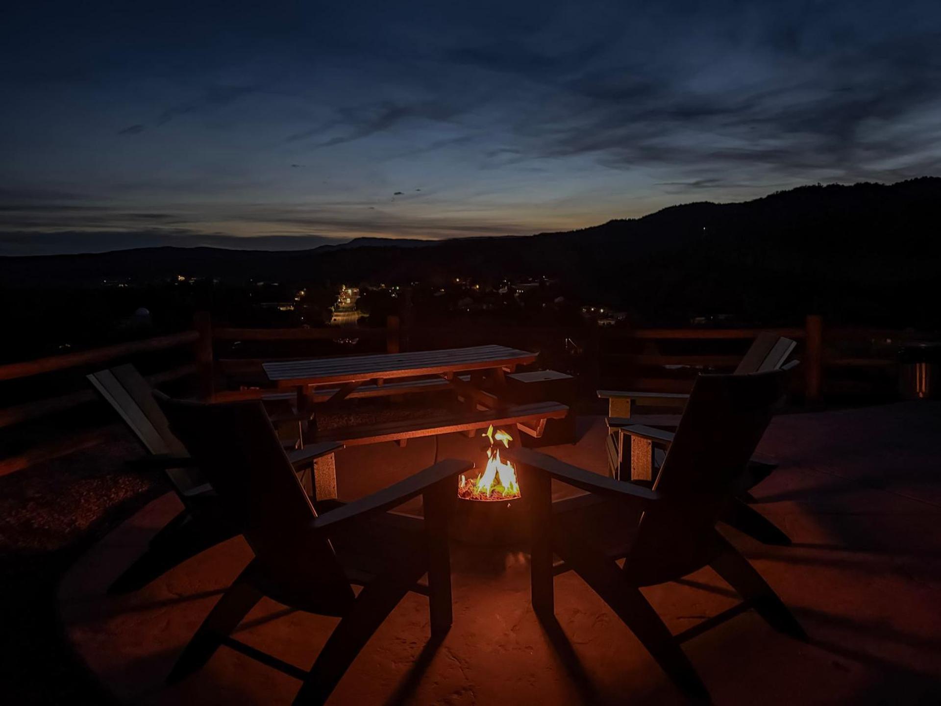 Yurt Overlook #7 with AC and Private Bath 2 Kings