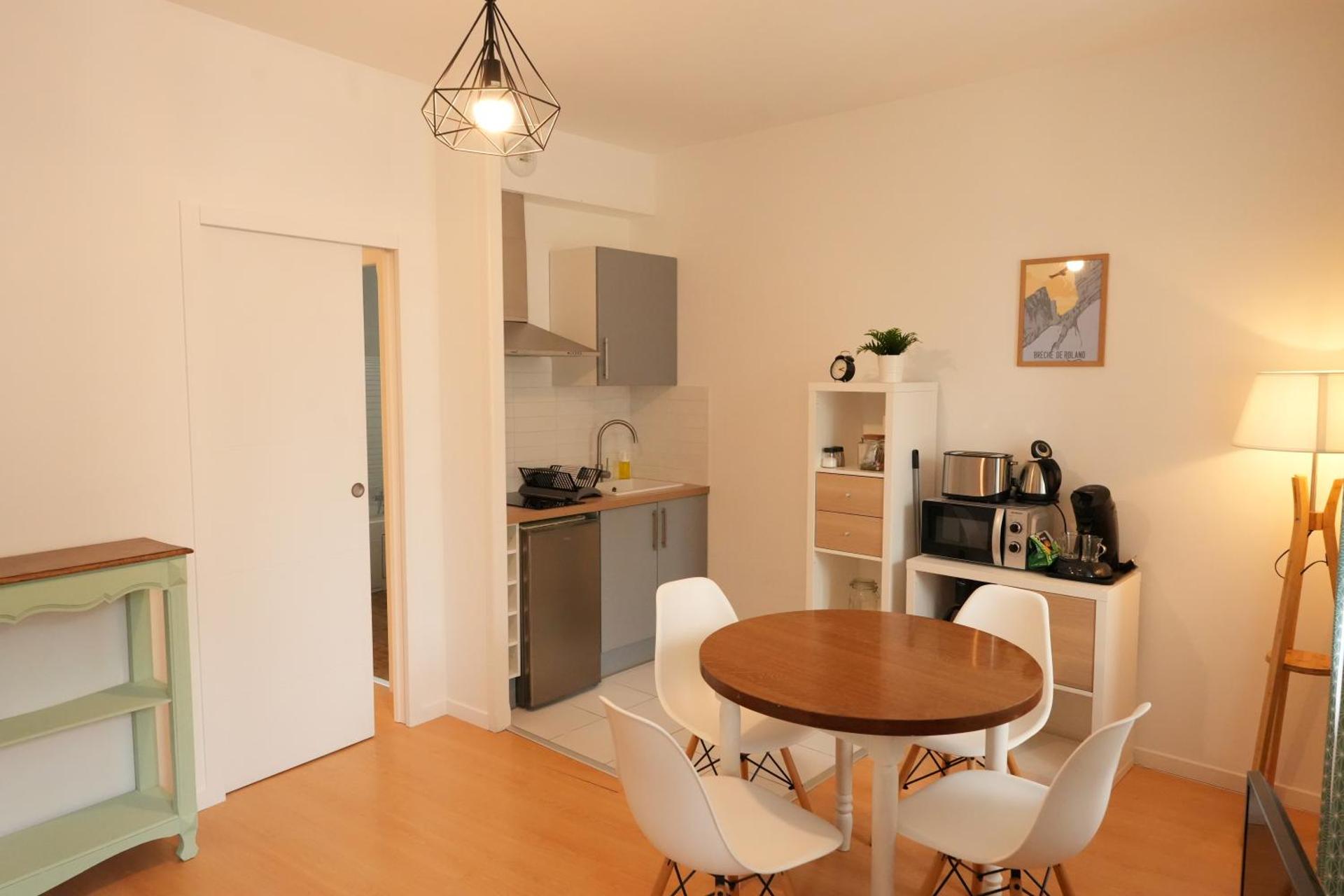 Kitchen or kitchenette