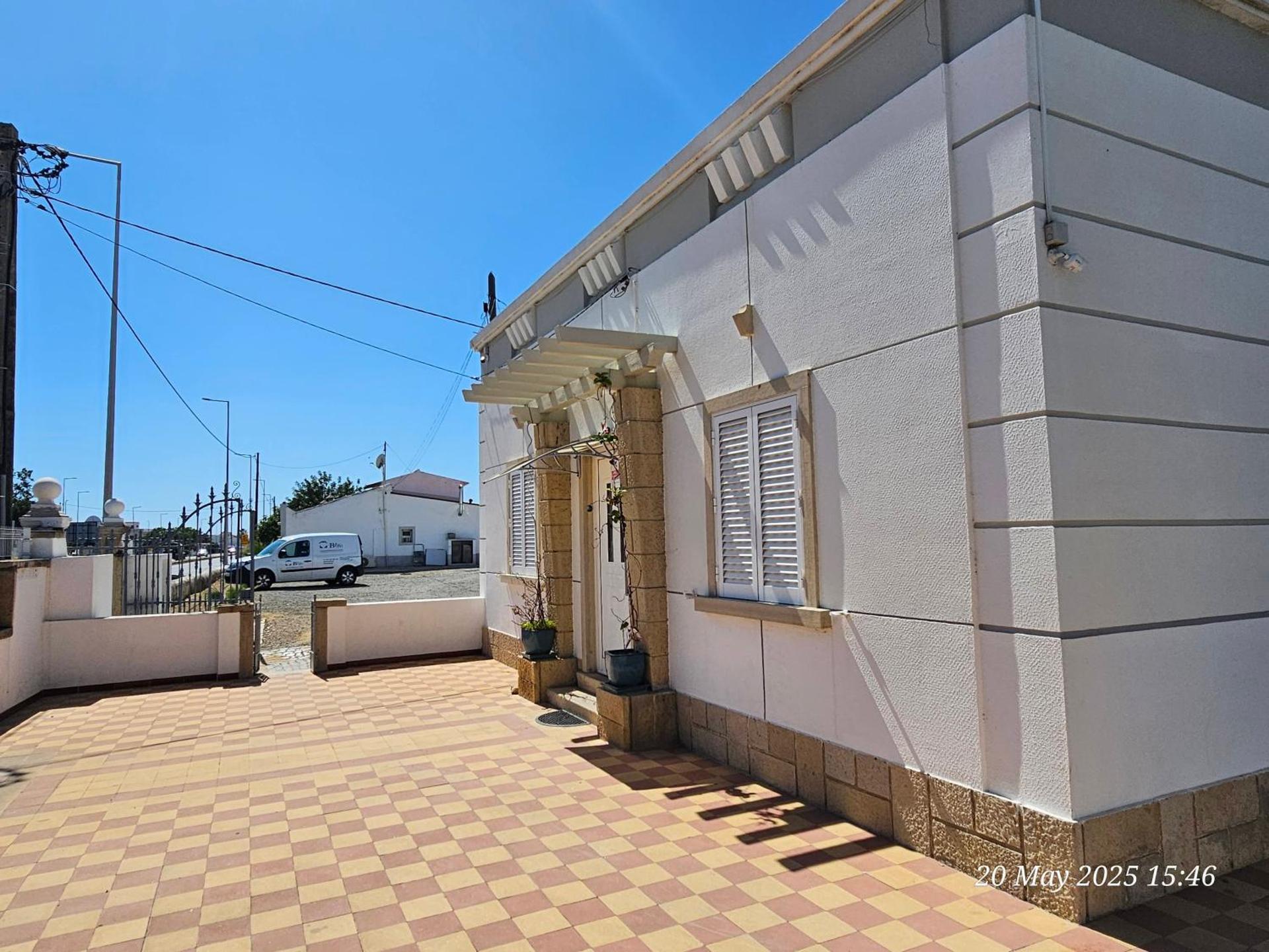 Blife Salinya private rooms at N125