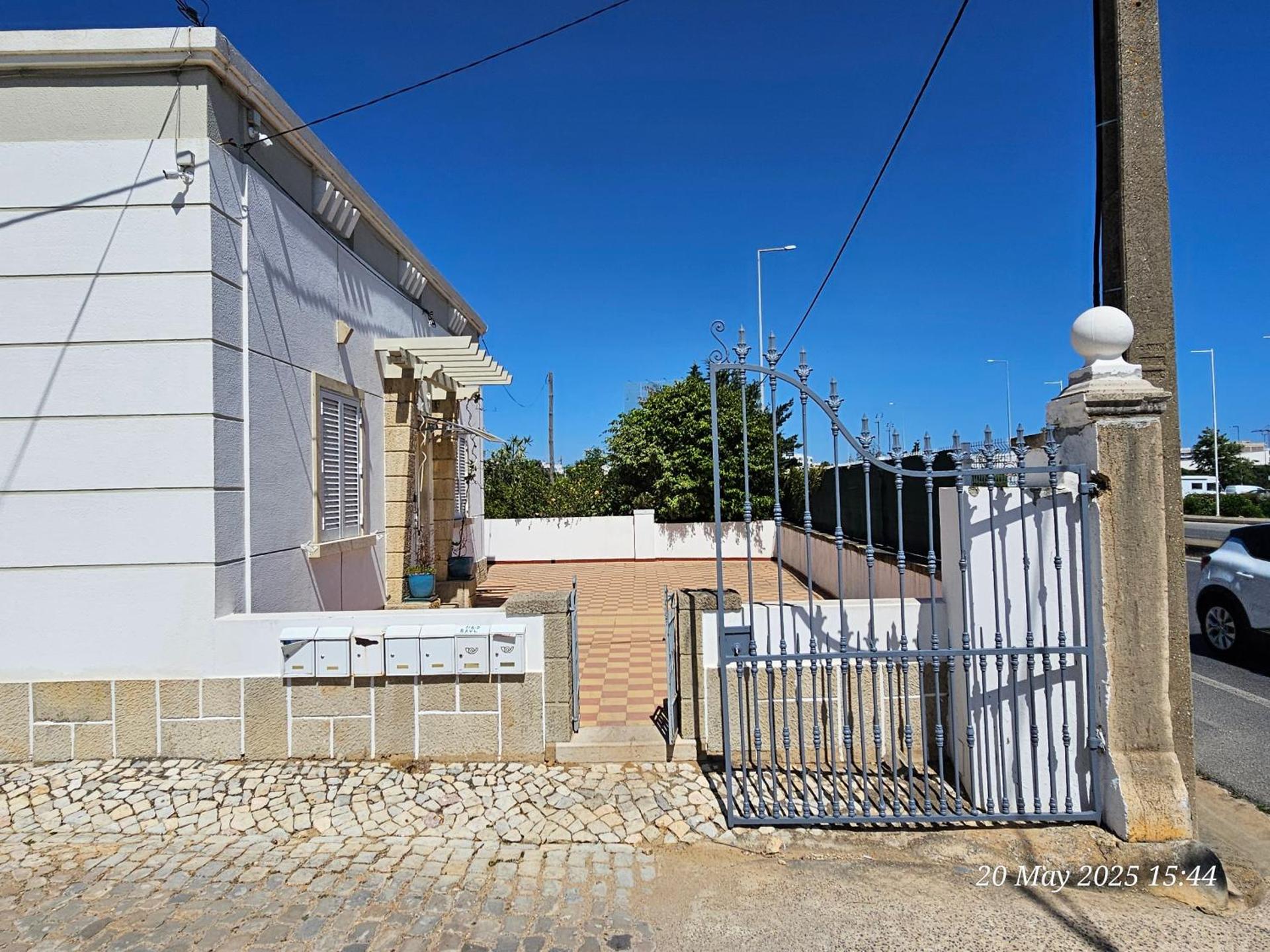 Blife Salinya private rooms at N125