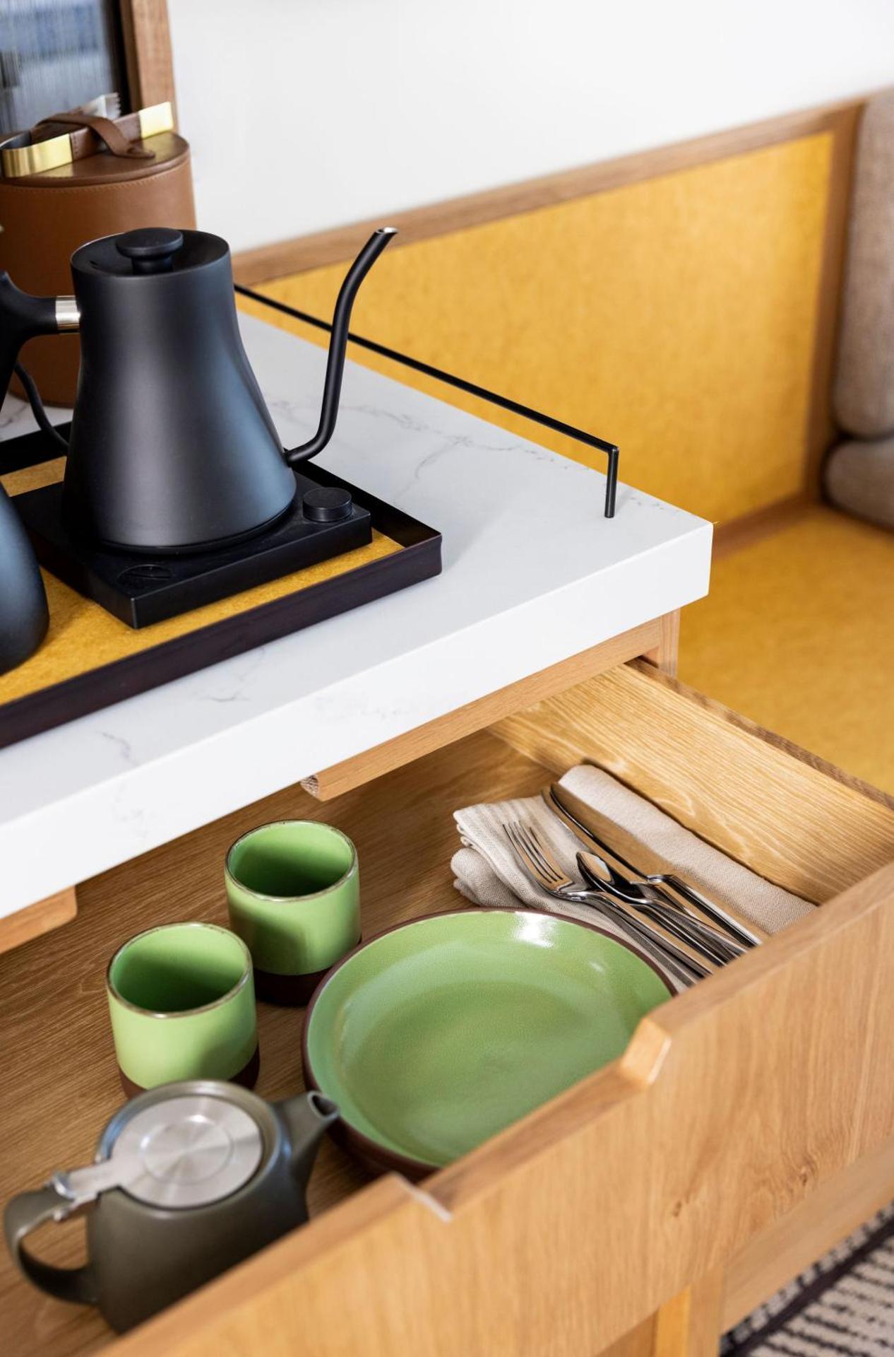 Coffee/tea facilities