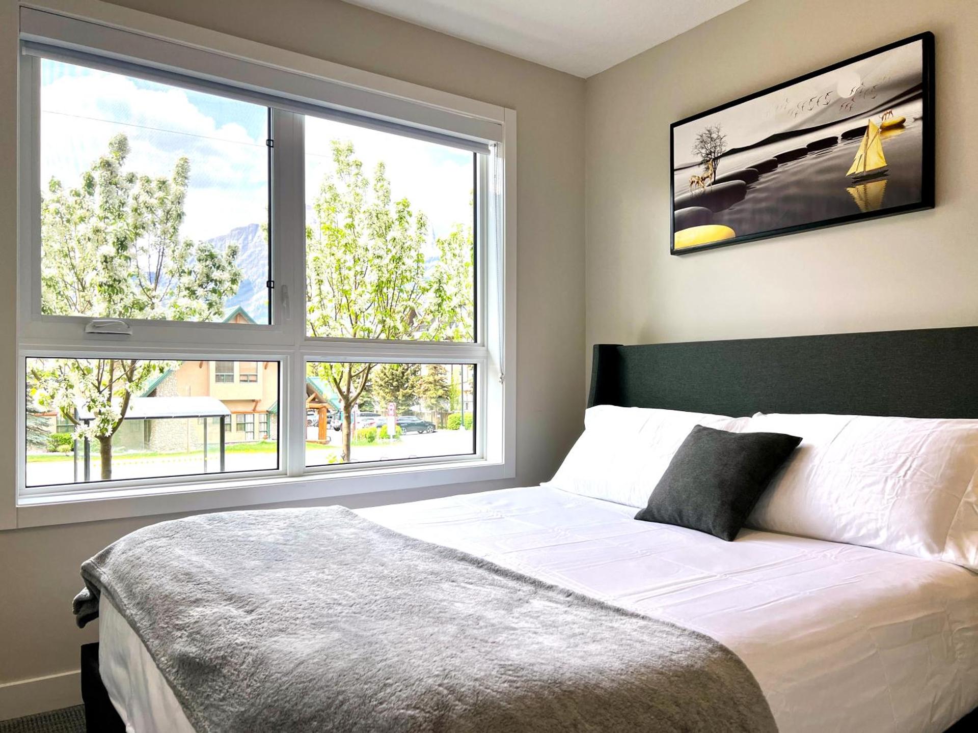 Brand New 2BR Condo with Outdoor Swimming Pool and Hot Tub