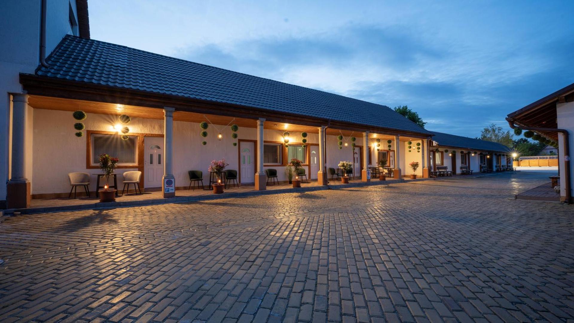 Airport Károly Centrál