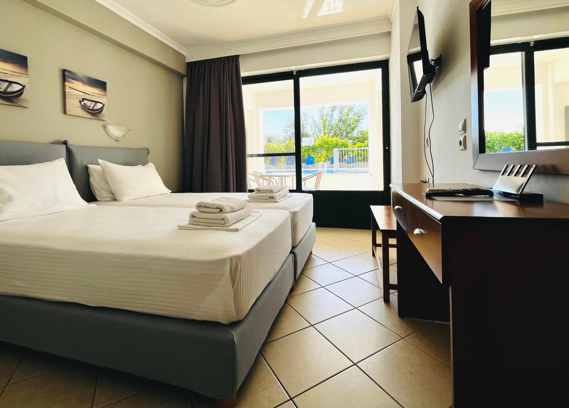 Ionion Apartments & Studios