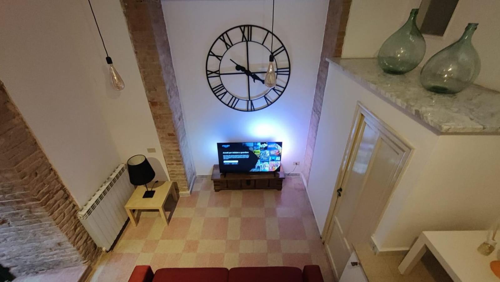 Communal lounge/ TV room