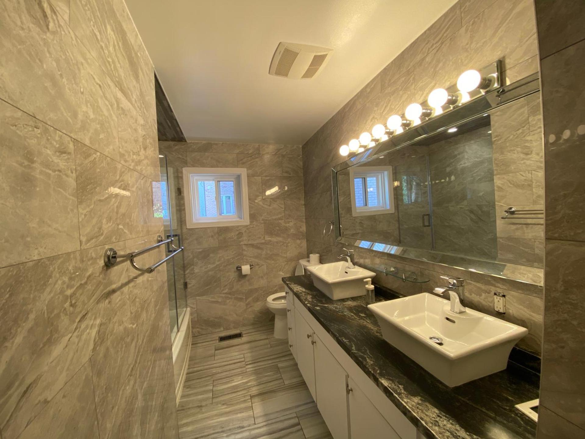 Yonge and Finch Subway !O Cozy & Modern Private Bdr with Private Half Bathroom