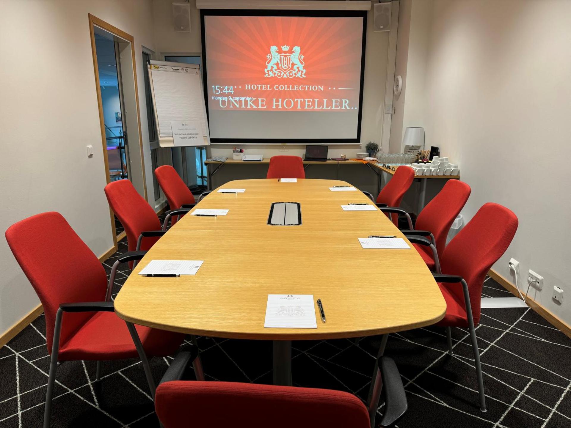 Meeting/conference room