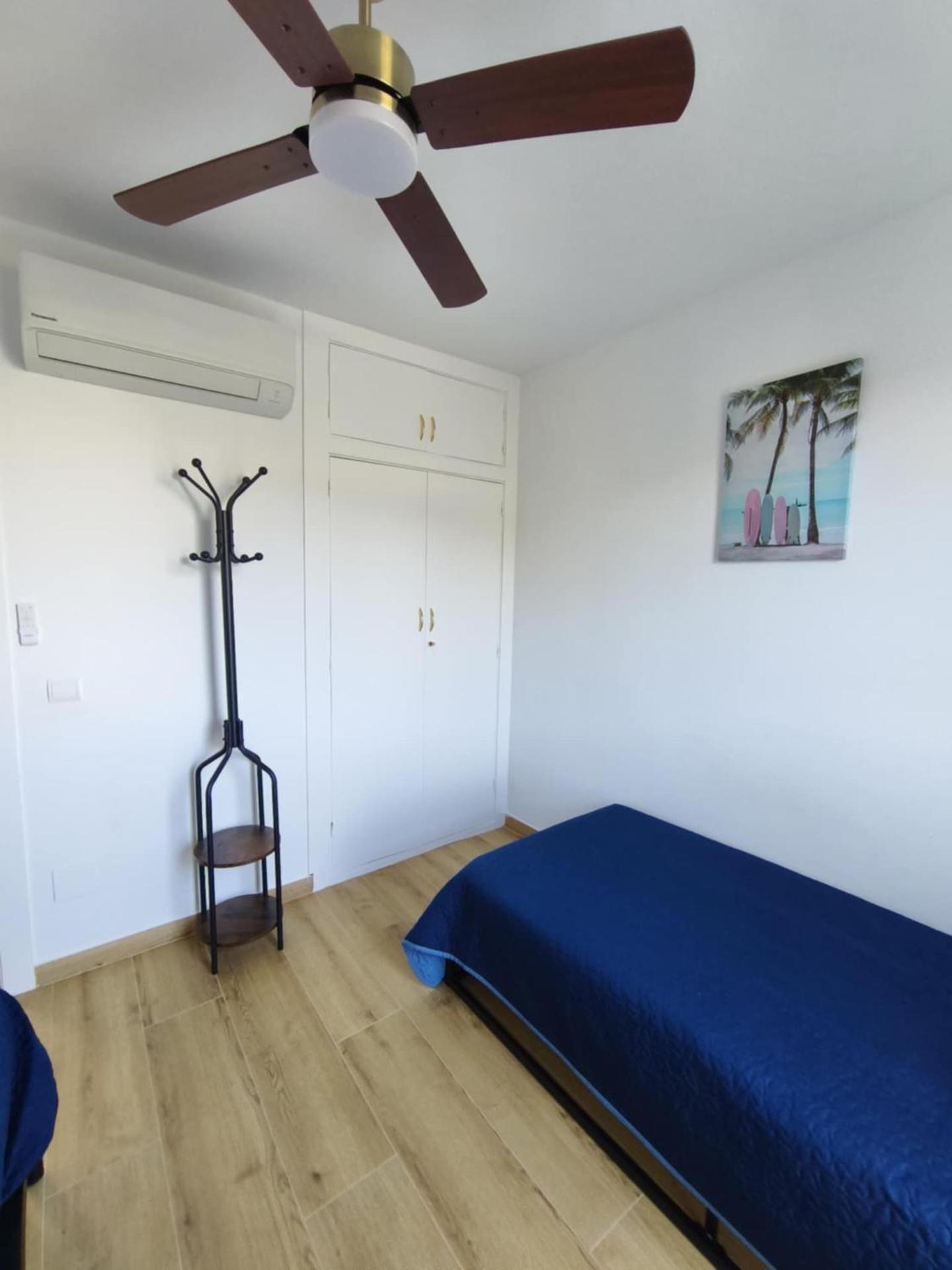 appartement lumineux piscine plage 250m centre ville grande terrasse portaventura