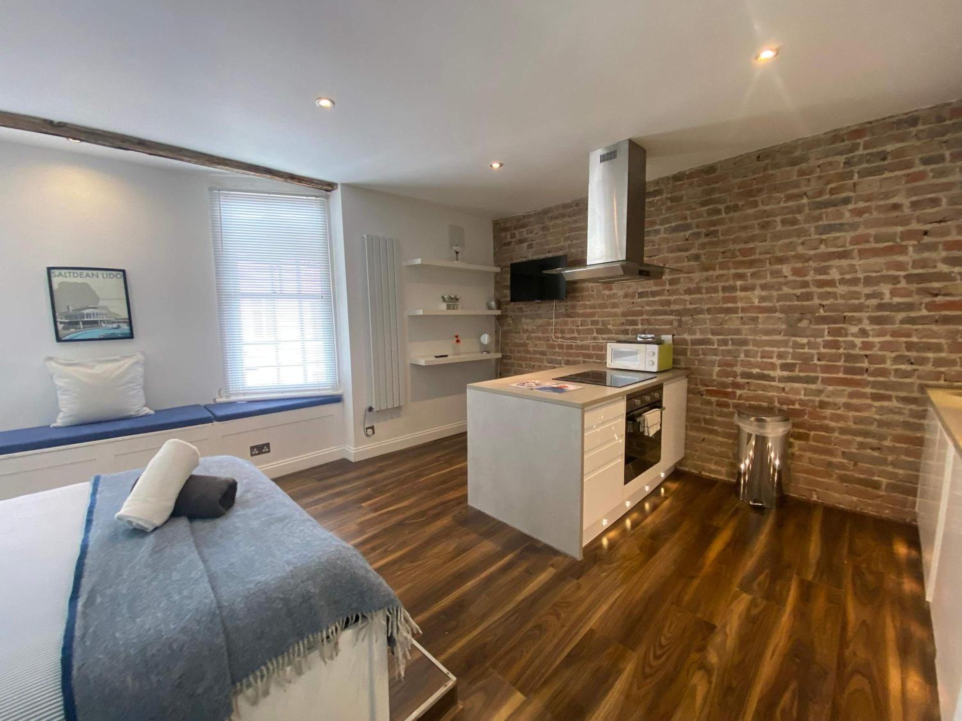 Central Kemptown Brighton Studio Apartment