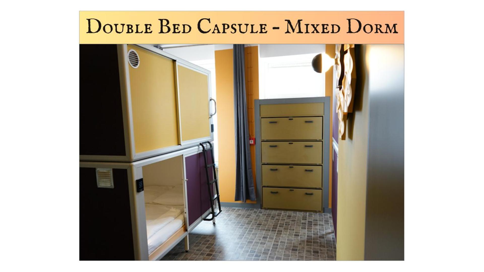 Capsule King Size (for 1-2 people) in a mixed Dorm