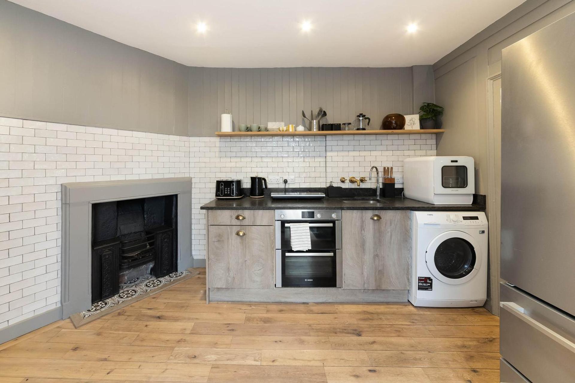 Kitchen or kitchenette