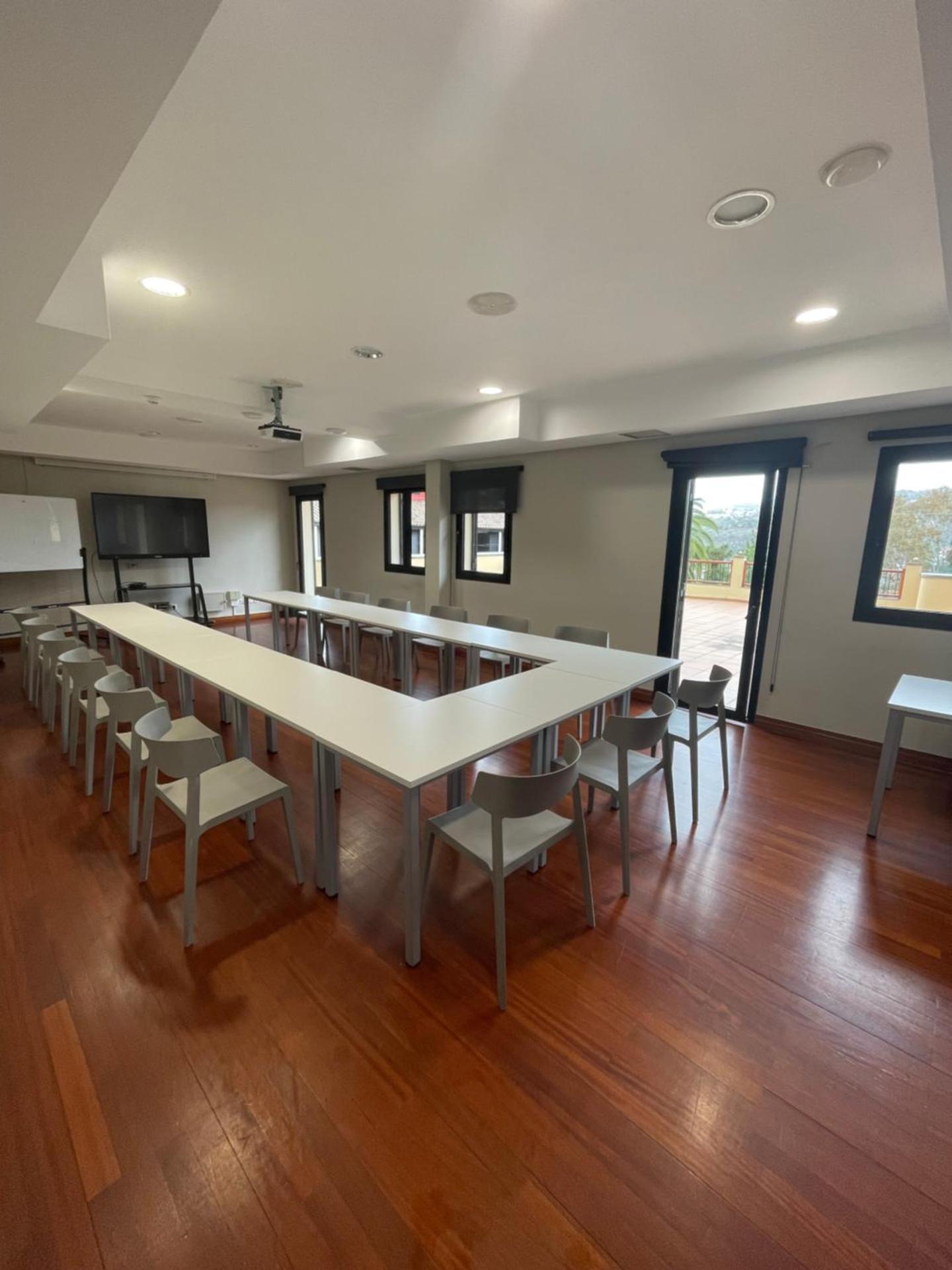 Meeting/conference room