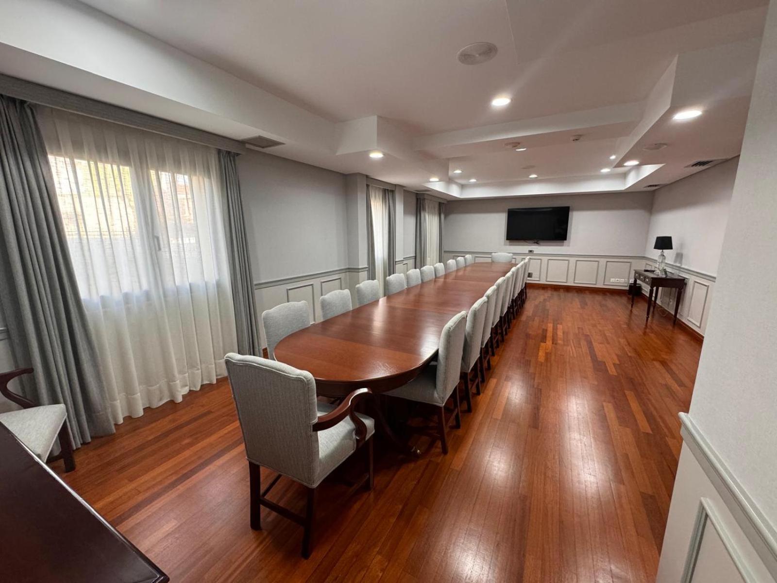 Meeting/conference room