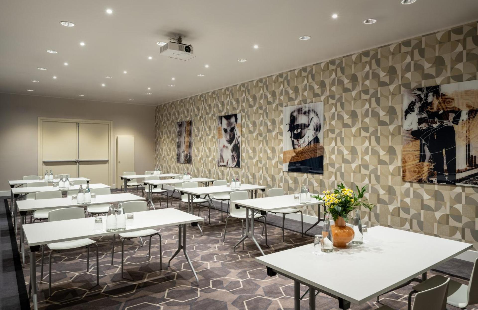 Meeting/conference room