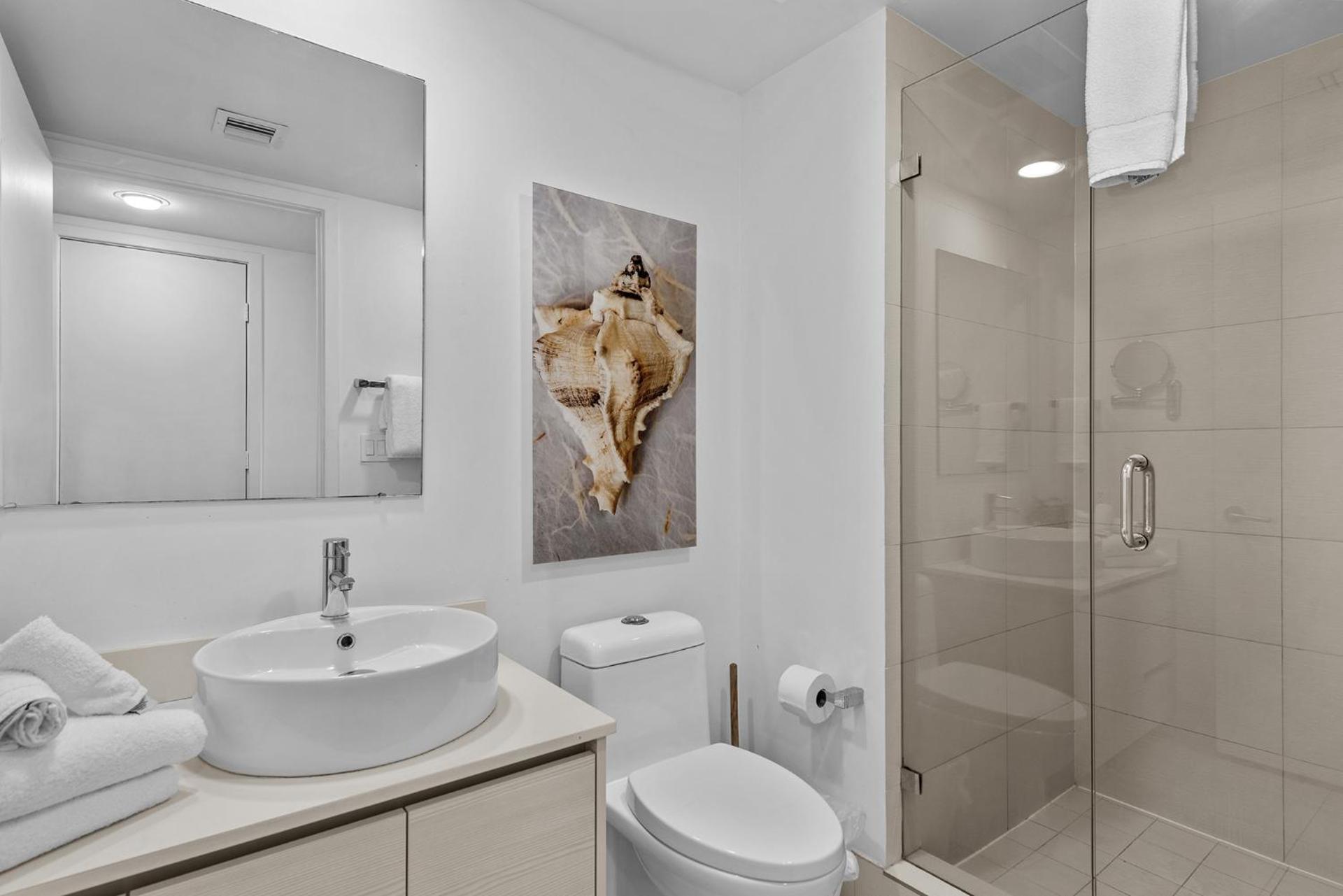 Water View Building With Pool - 5-Min Walk To The Beach - Cozy Studios