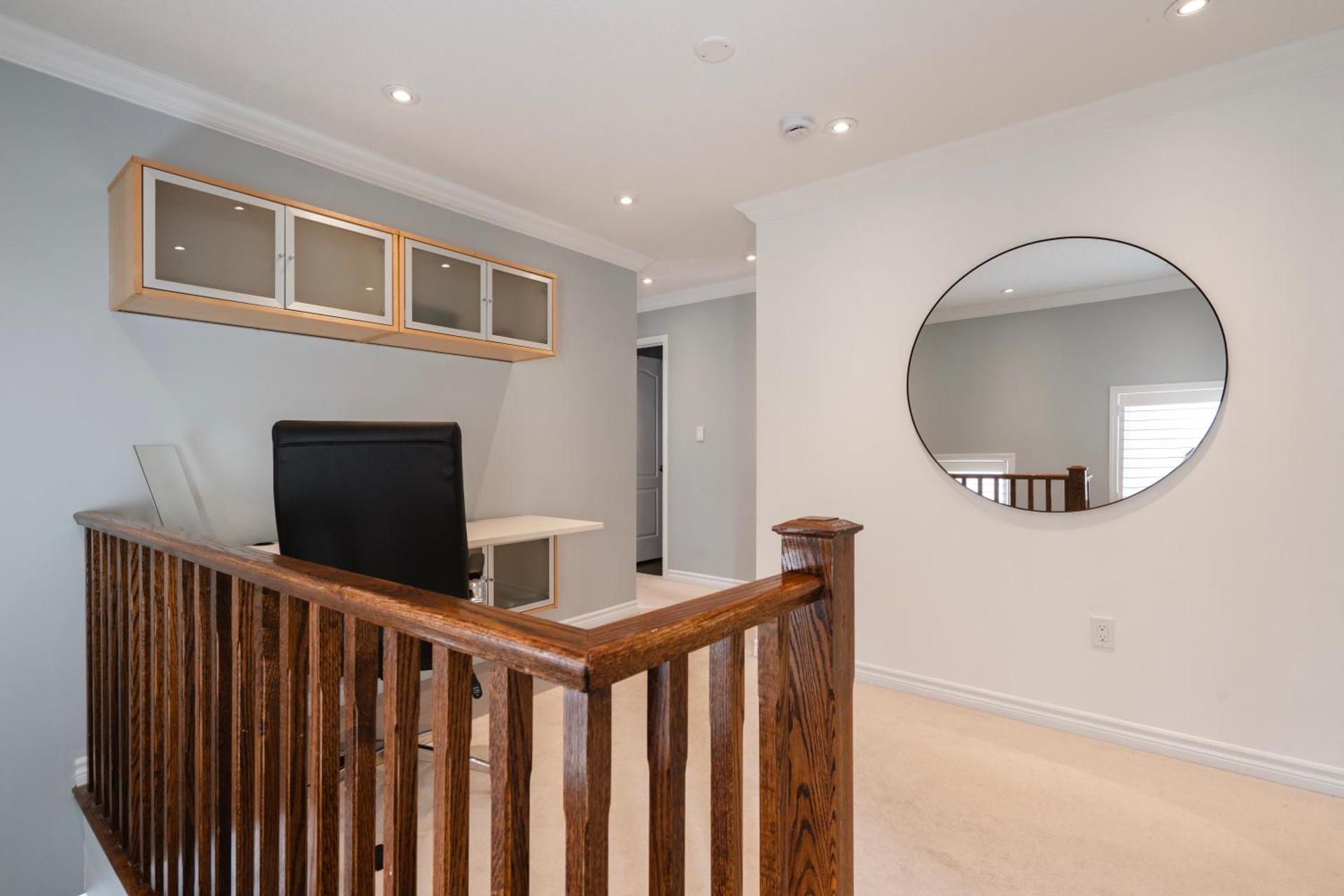 Cozy 5 Bedroom House near Toronto Airport