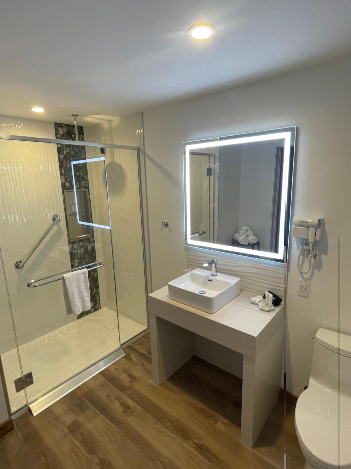 Deluxe room, lake view