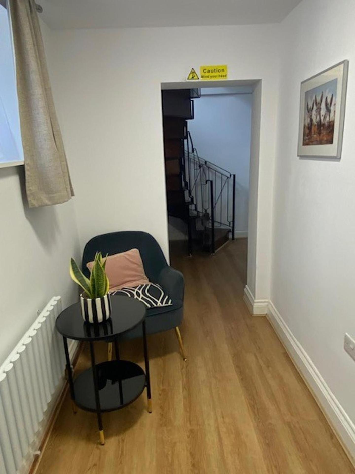 Slough - Sleeps 3 - PetFriendly - Riverside - Bay
