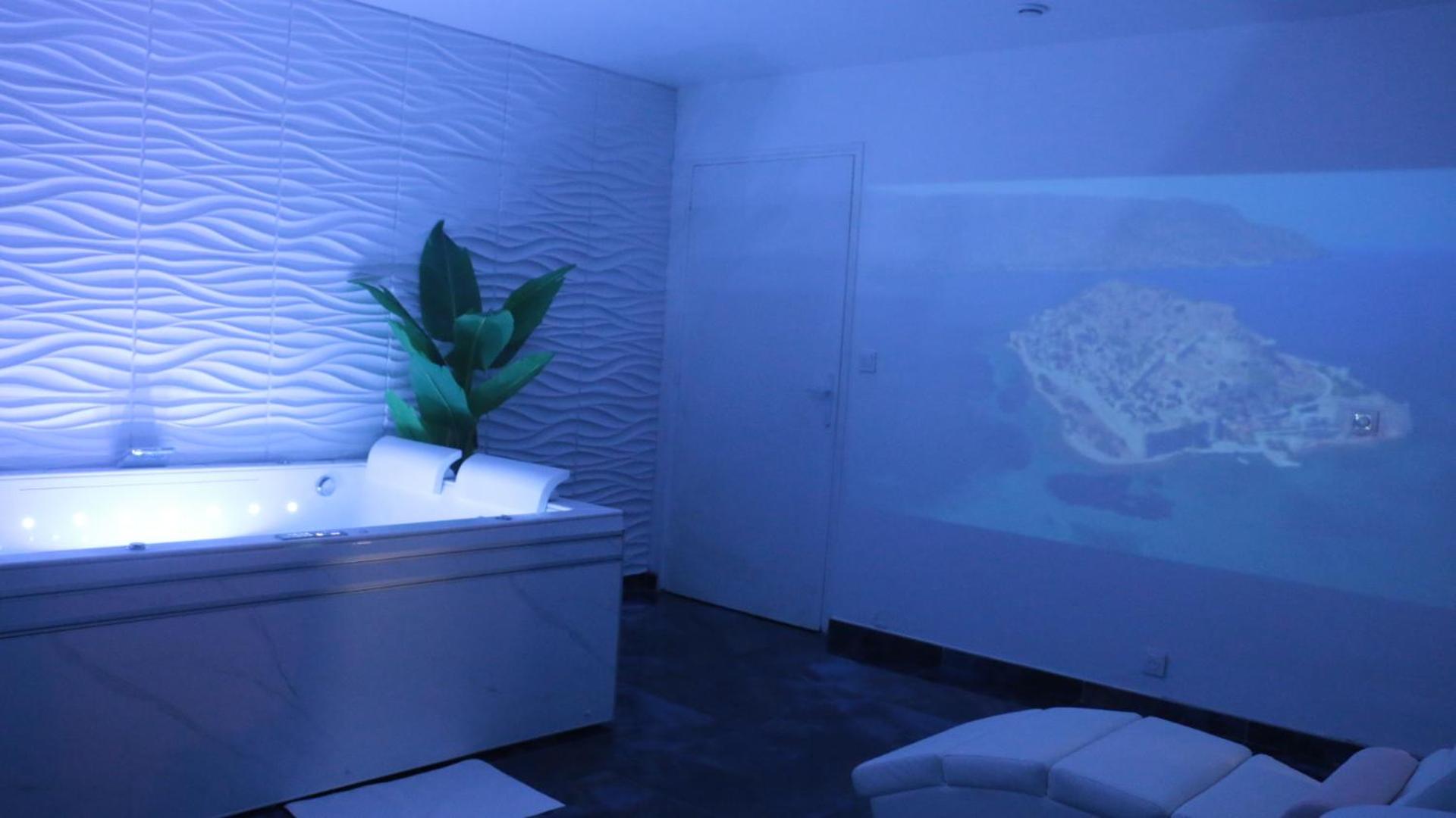 DIMA SUITE Jacuzzi Privatif