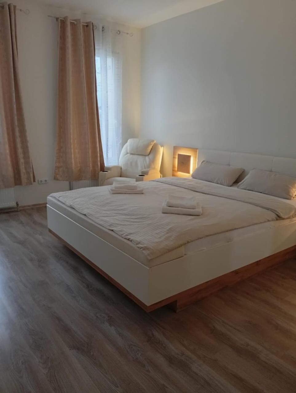 Apartments Angels o k b