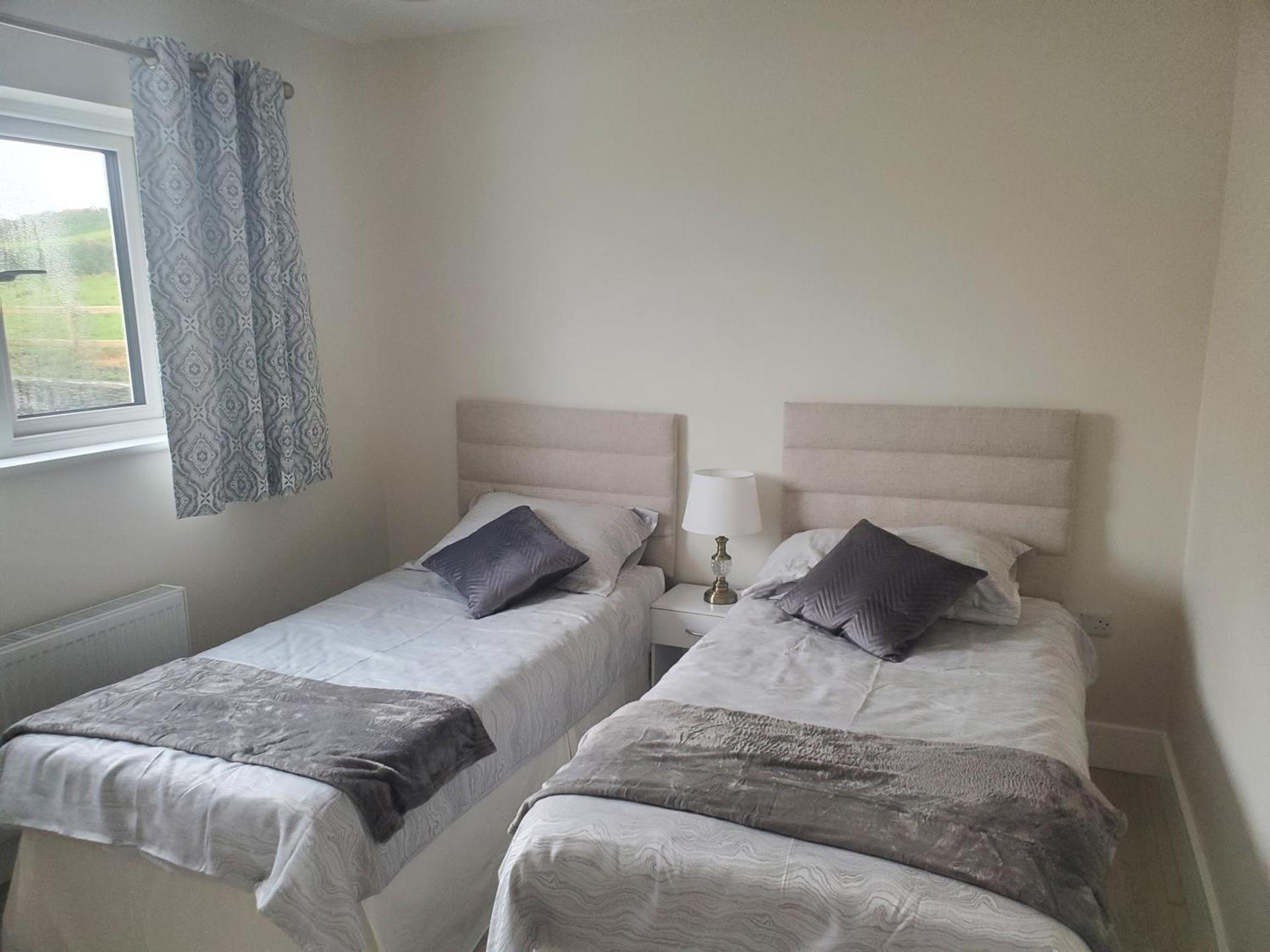 Seaside Retreat-2 Bed-Sleeps 4-Parking-Pets
