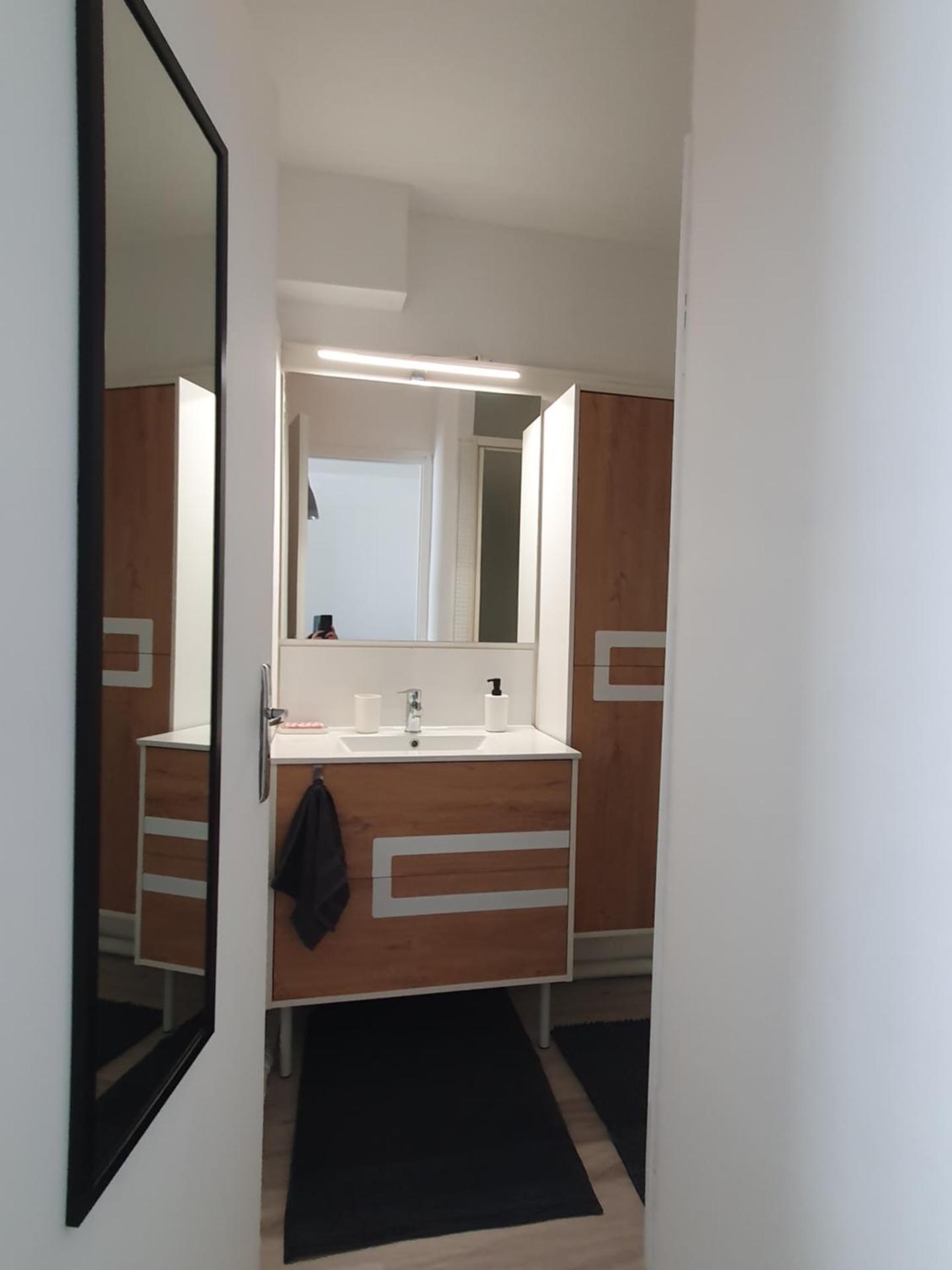 Beau studio rénové en centre-ville de Sète