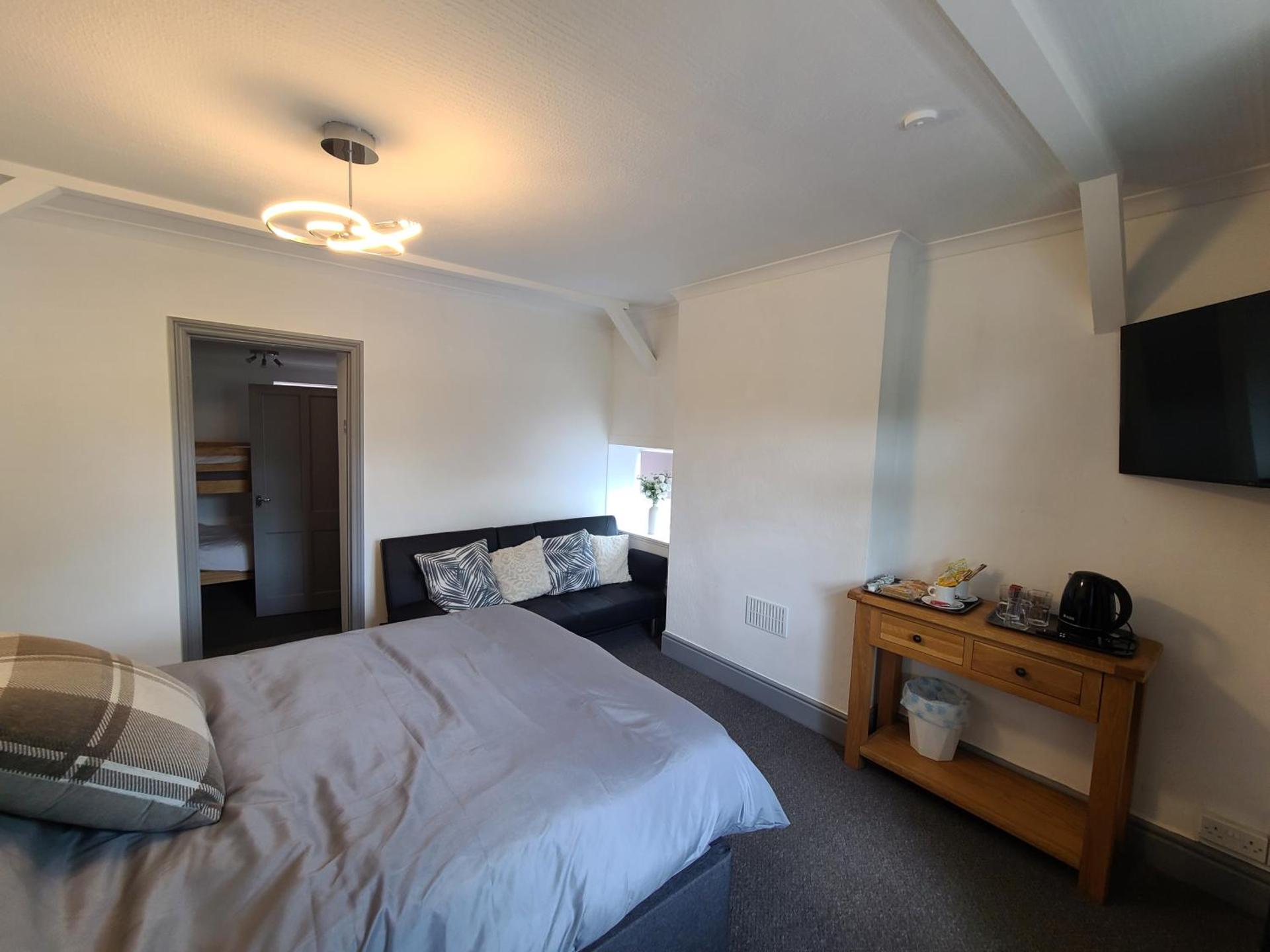 Oakwood Airport Accommodation
