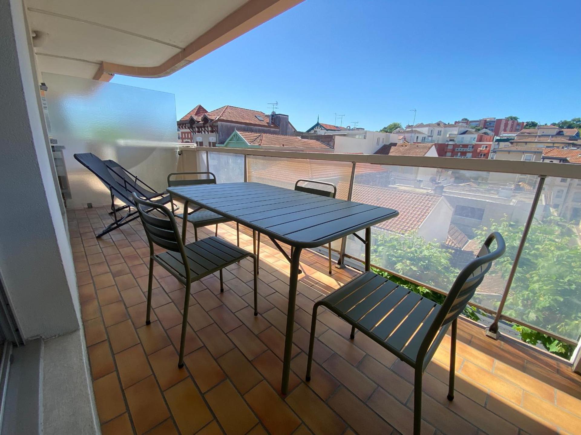 Appartement T2 avec terrasse, WiFi et parking au centre-ville d'Arcachon - FR-1-374-188