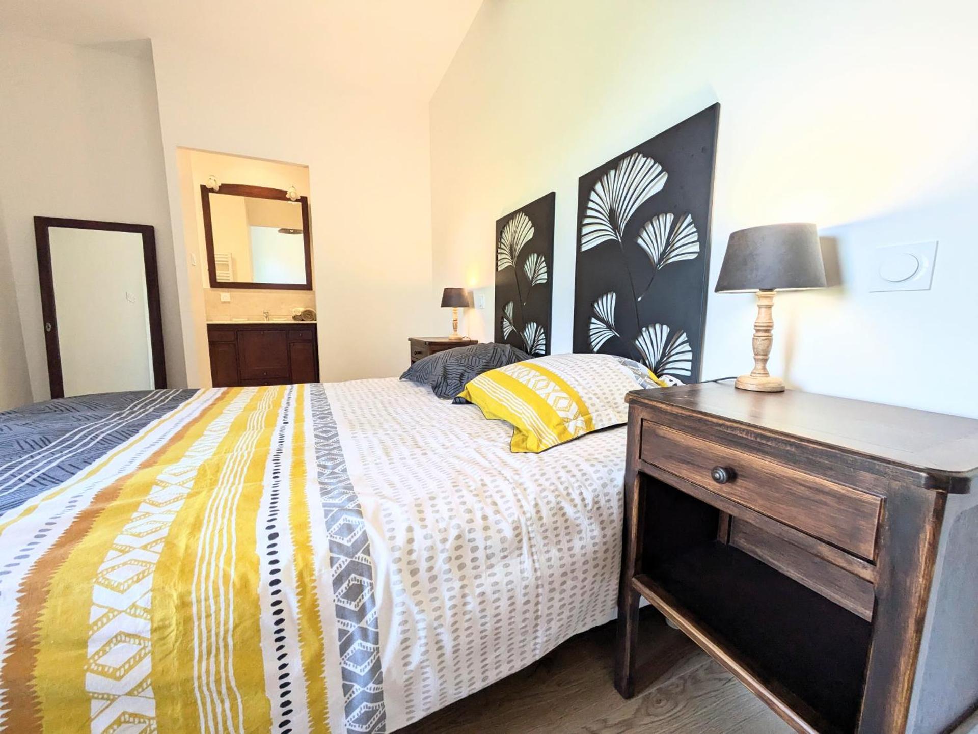 Perhehuone - Puutarhanäkymä