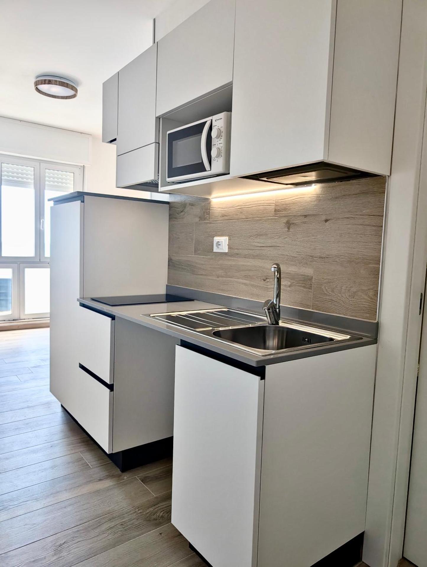 Kitchen or kitchenette