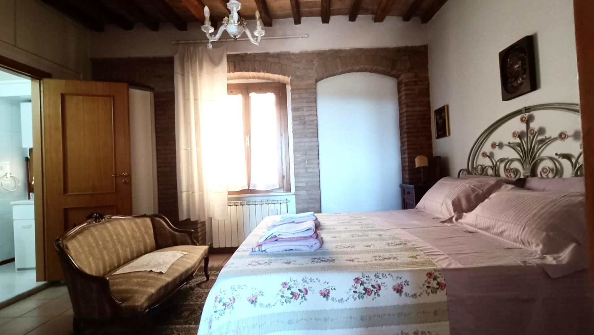 Centro Storico Perugia - Vista Su Assisi