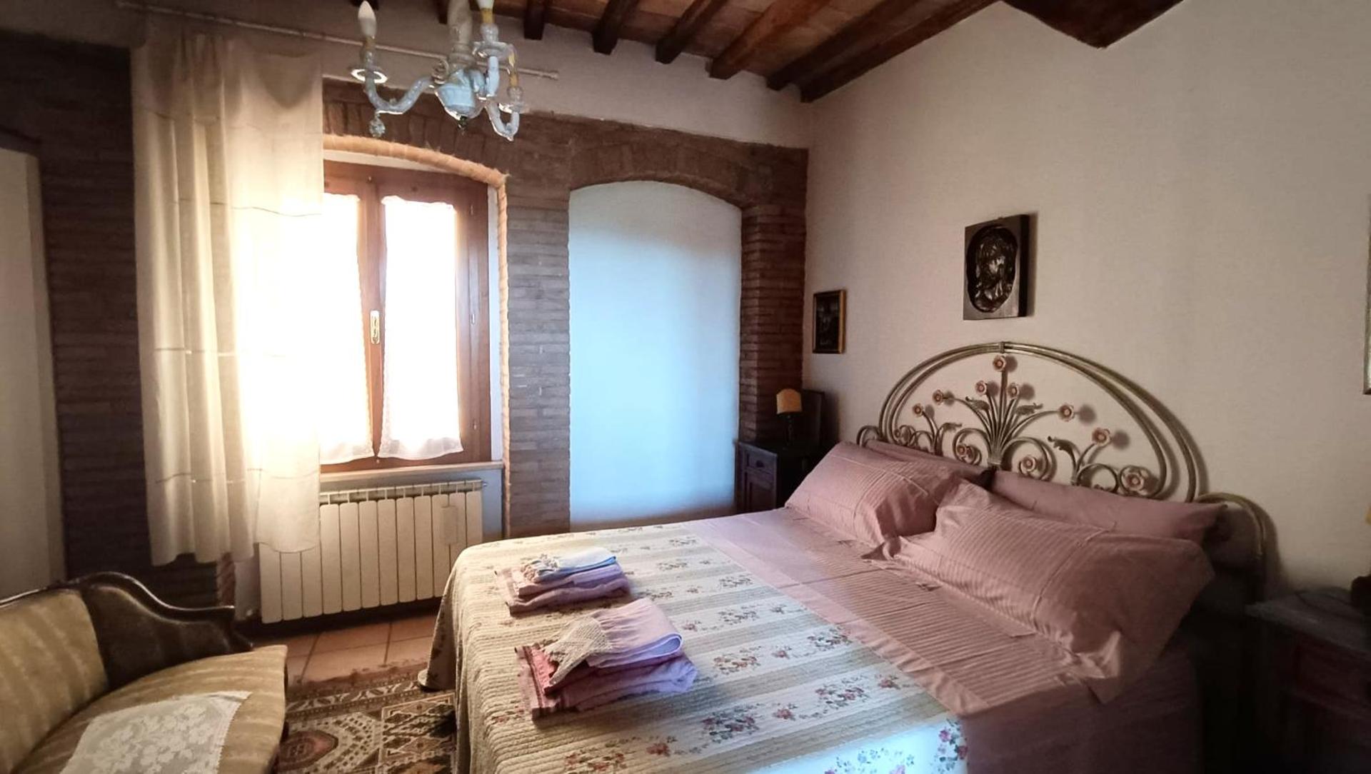 Centro Storico Perugia - Vista Su Assisi