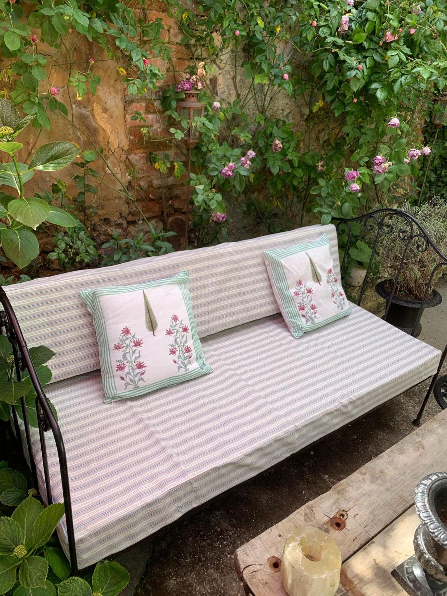 Centre historique de LYONS LA FORET Hotel de Maître le Cottage