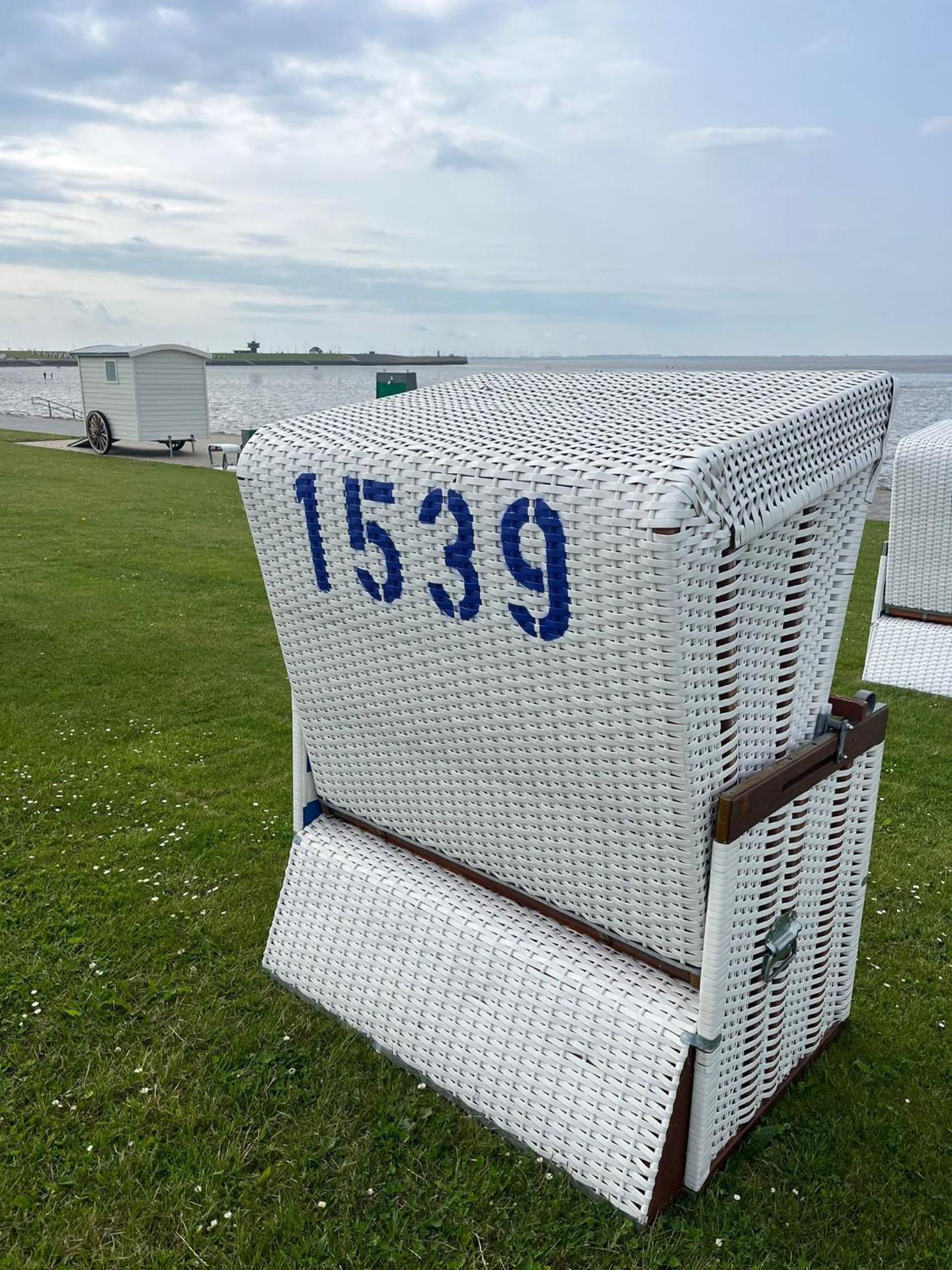 Fewo Schröder - Pier 5 - Strandkorb am Meer - seitlicher Meerblick - inklusiv Bettwäsche und Handtücher