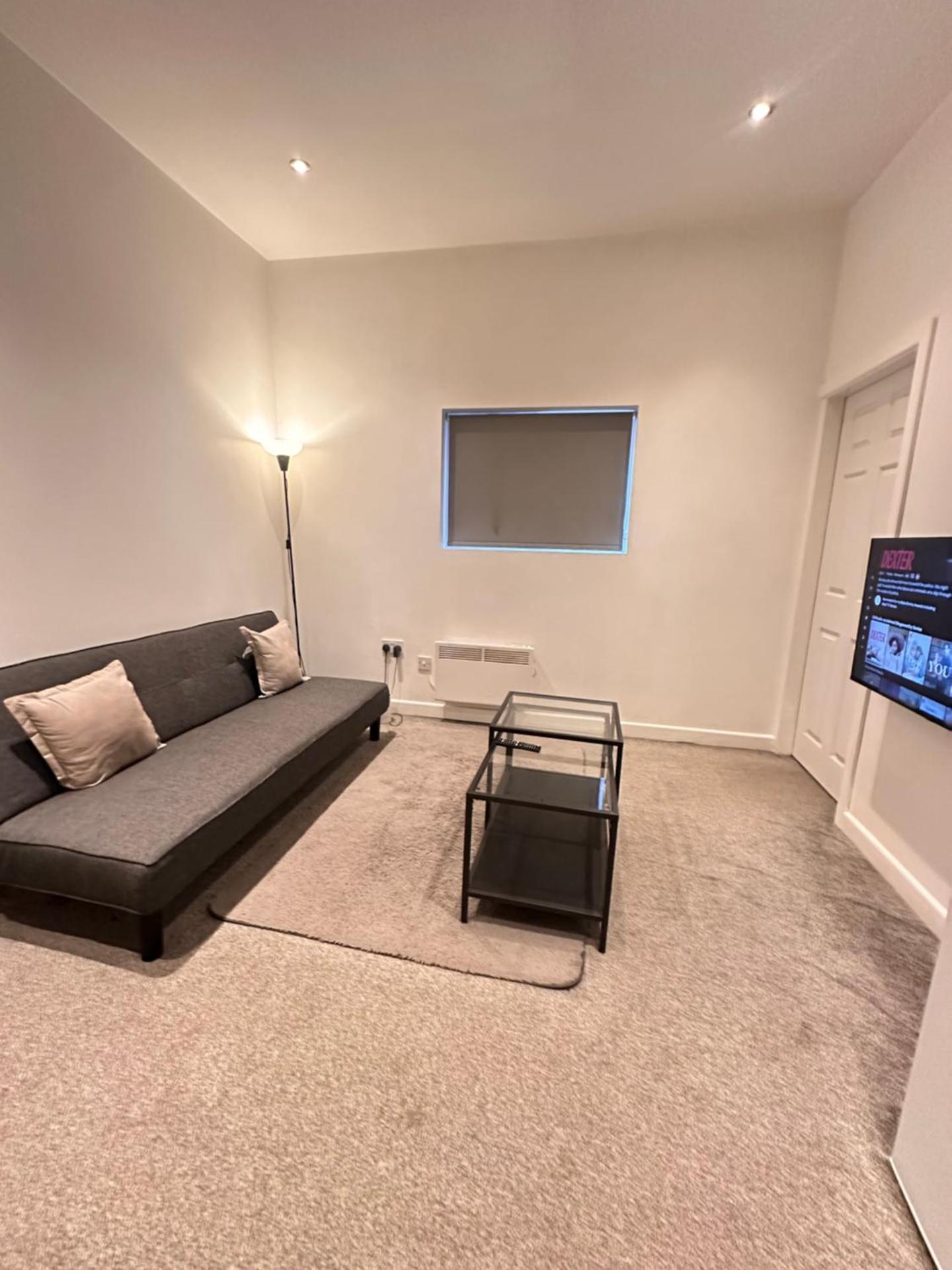 2 Bed Apartment-Parking -walk to city centre -birmingham