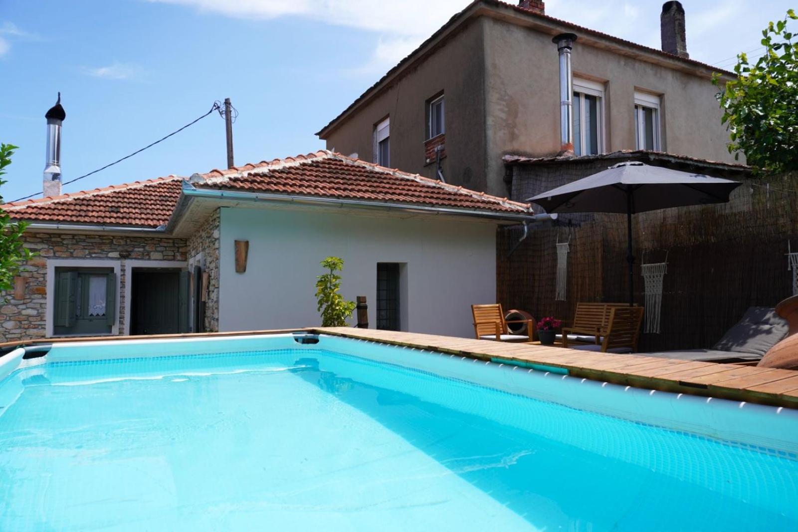 Oneiropetra Luxury House