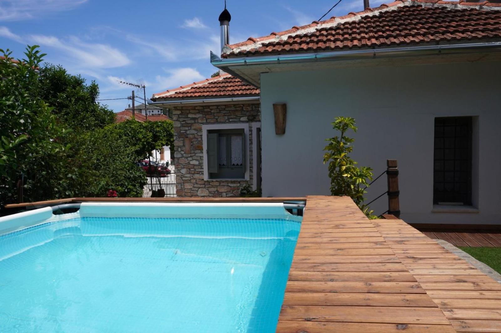 Oneiropetra Luxury House