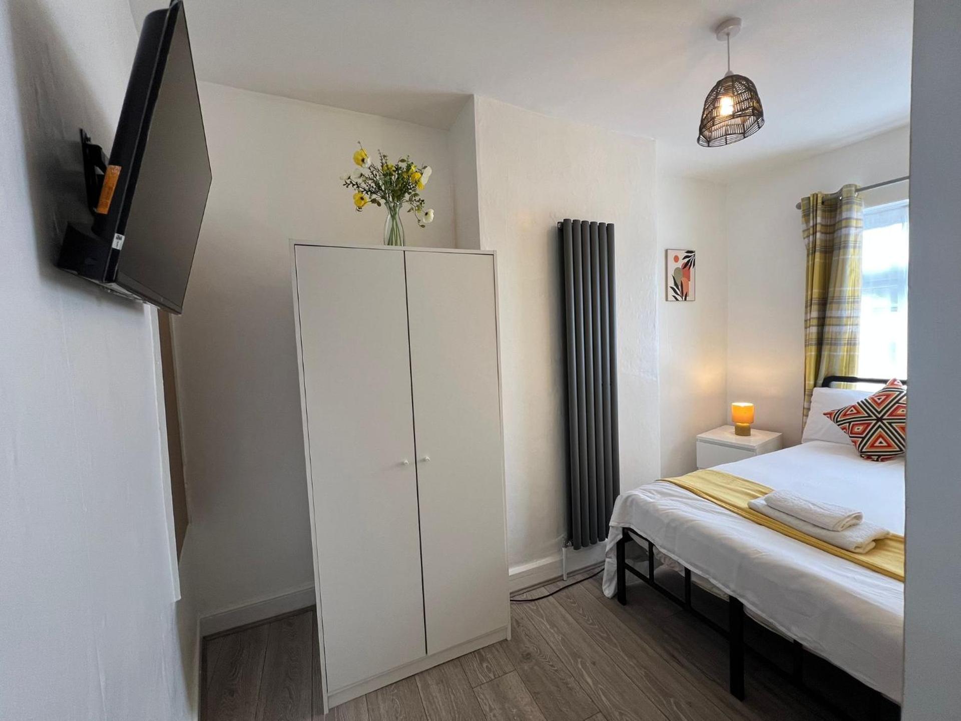 Oldbury House - Bespoke for Contractors