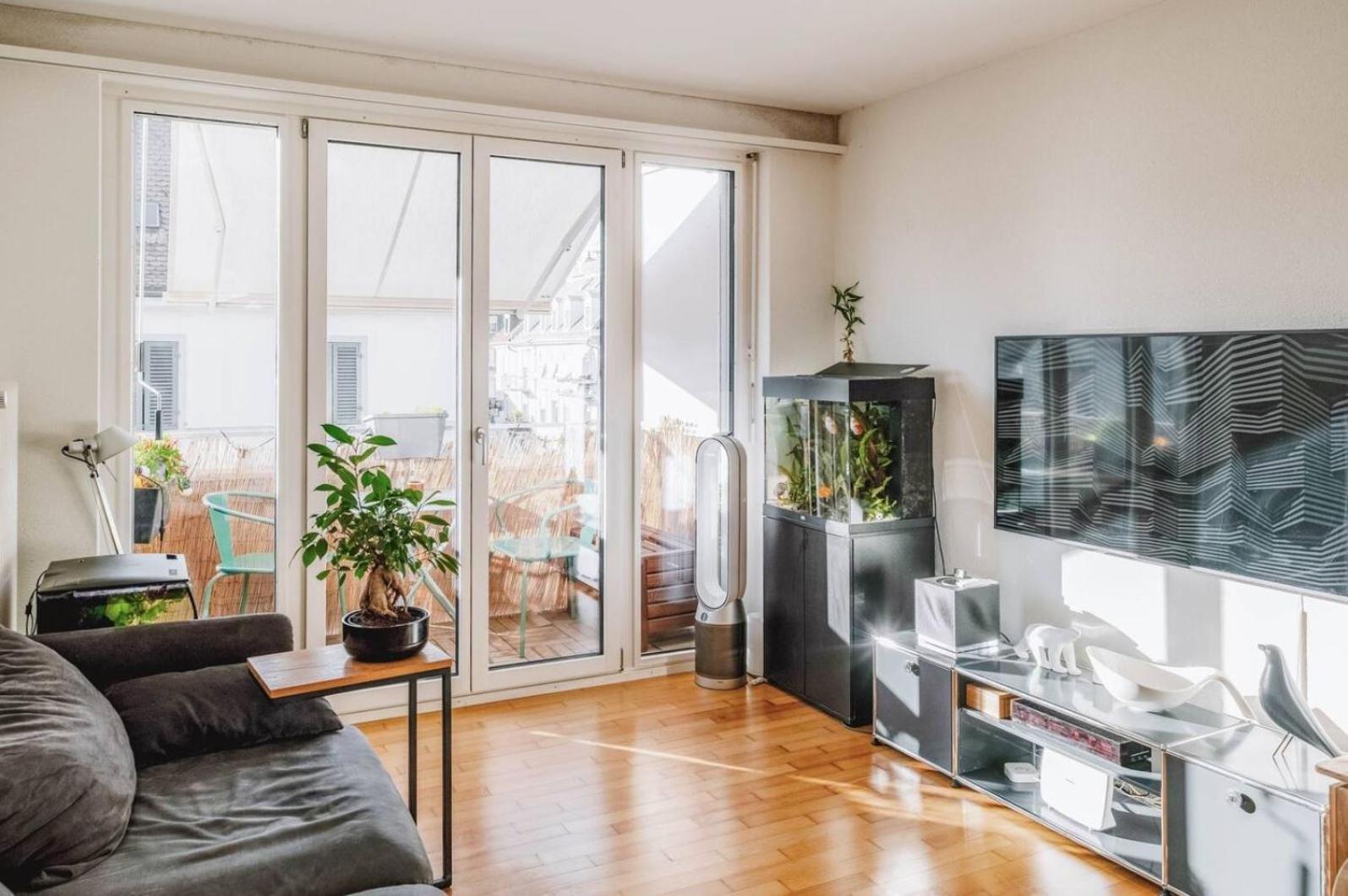 Modern Apartment with balcony in Zurich Center A Hoh - Self Checkin