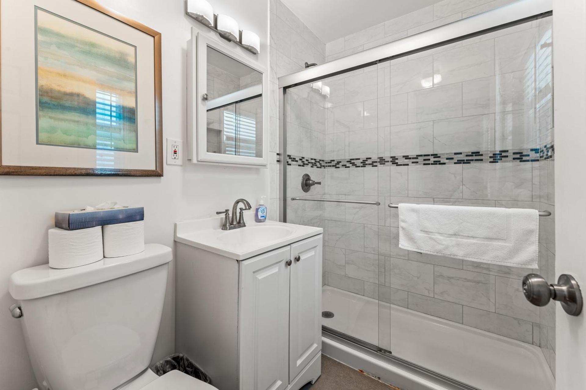 La Jolla Beach Retreat Casita Dog-friendly home, enclosed yard, firepit, fast WiFi, close to beach