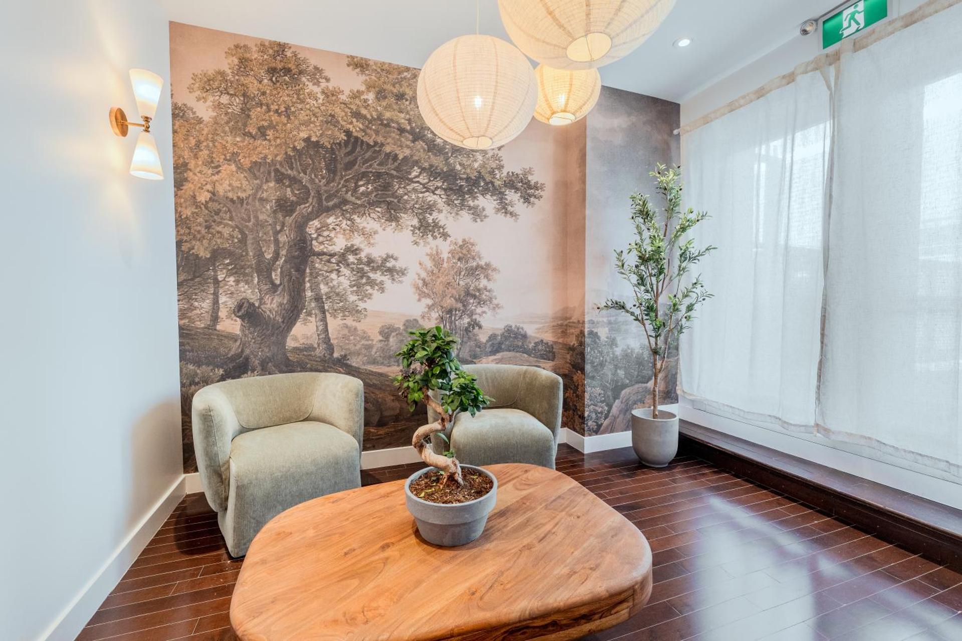 Communal lounge/ TV room