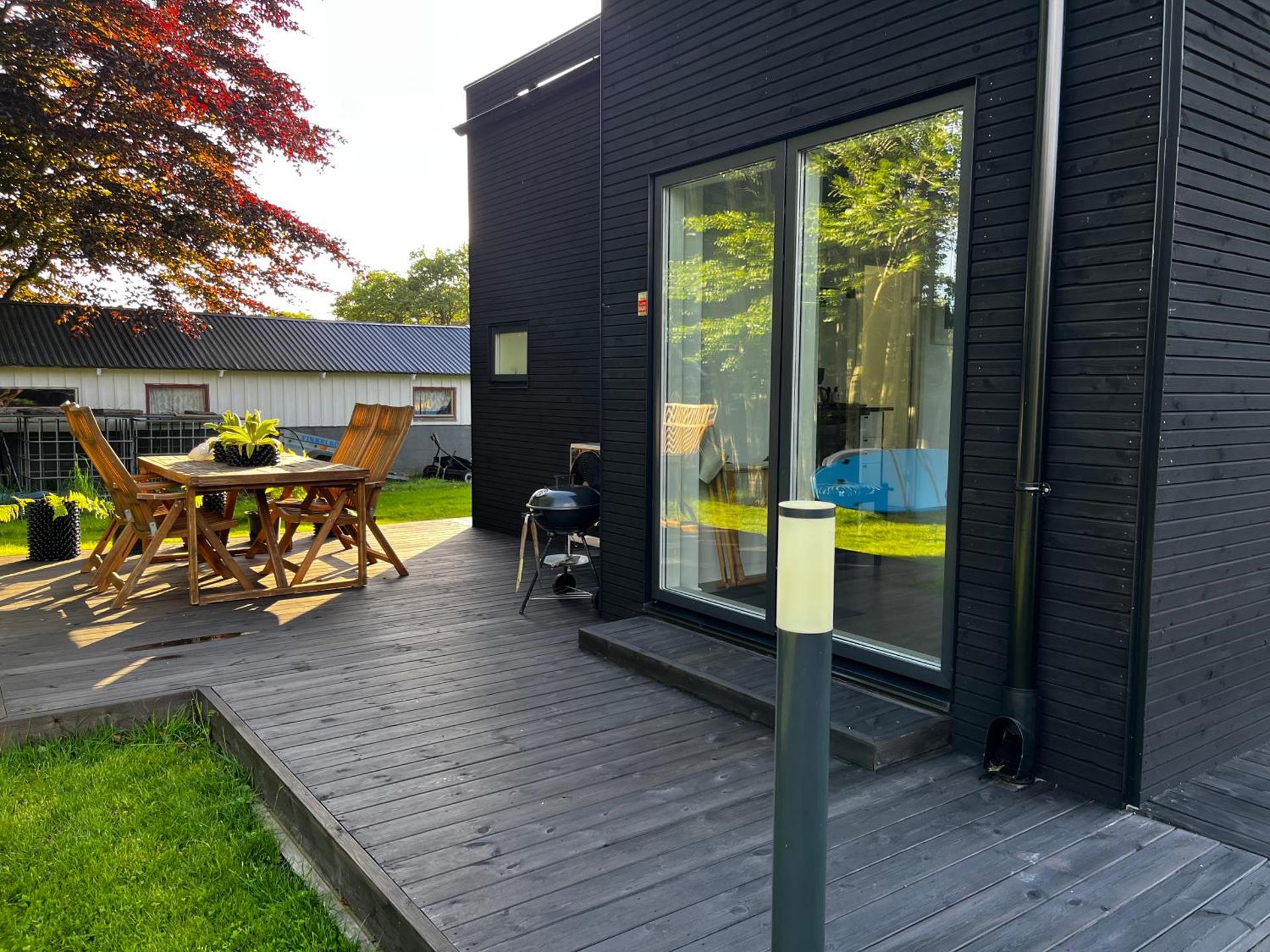 Strandnära modernt gästhus