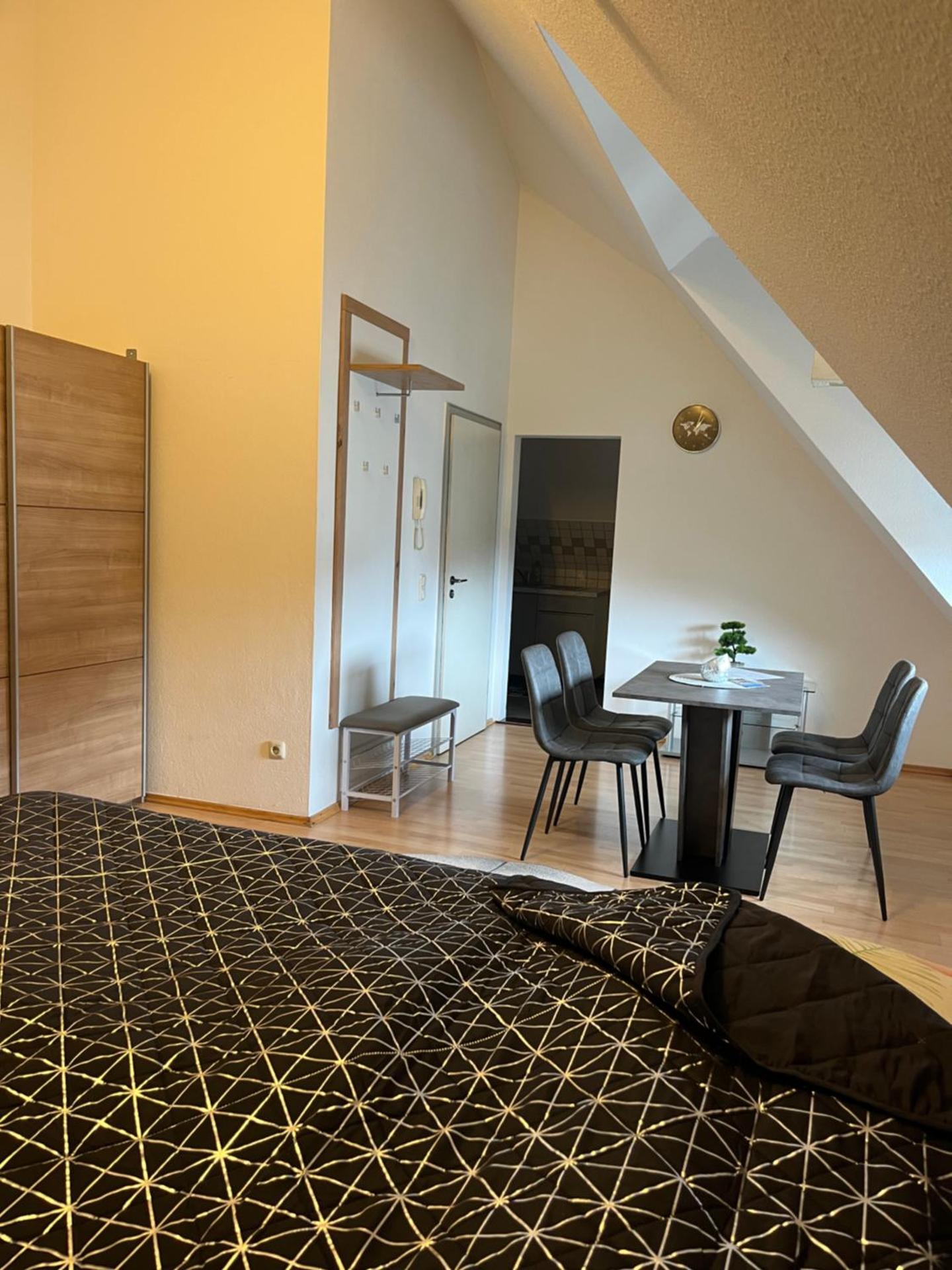 Zimmer zum vermieten direkt an der Donau und am Schloss