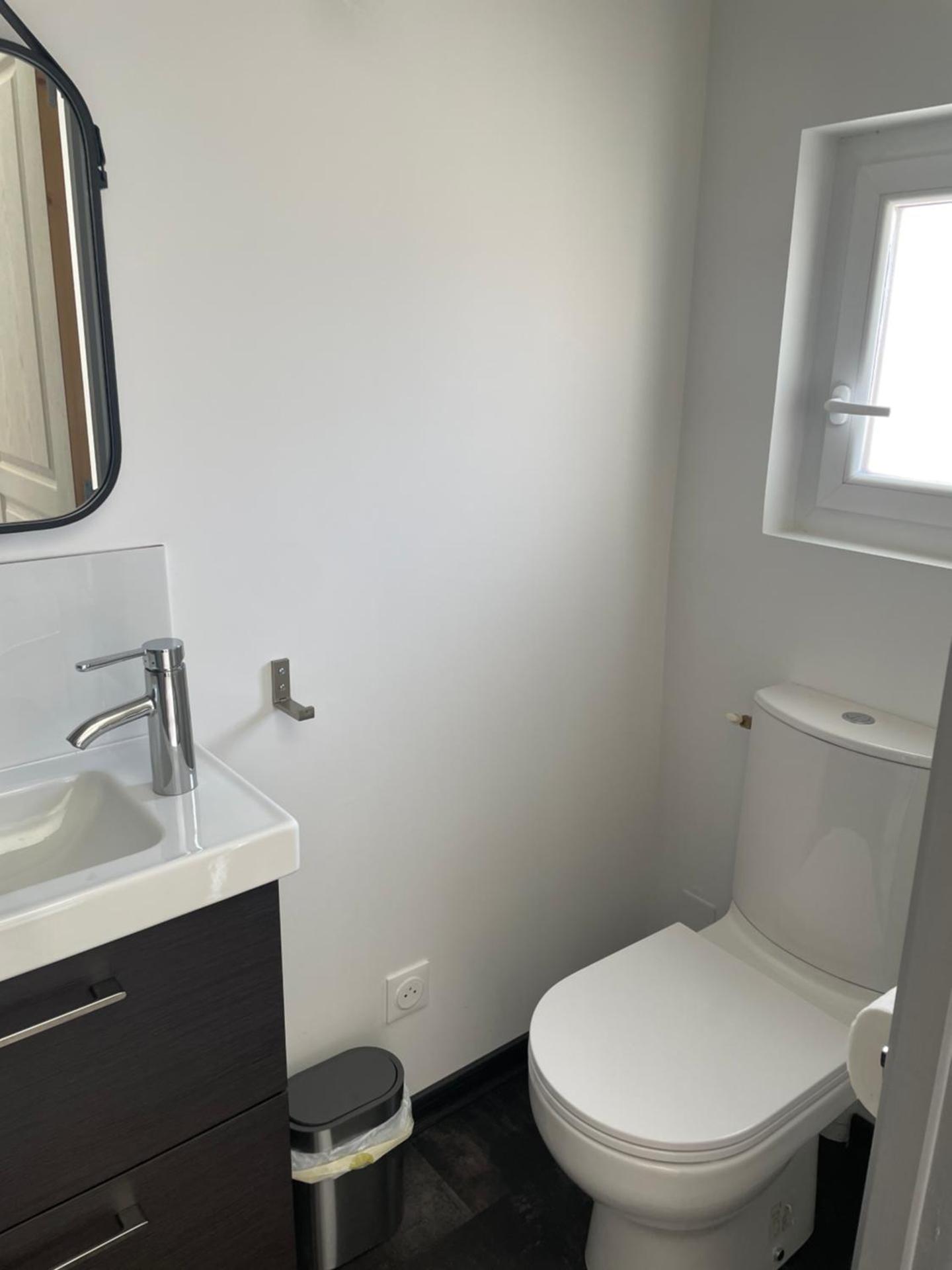 Studio moderne proche centre village