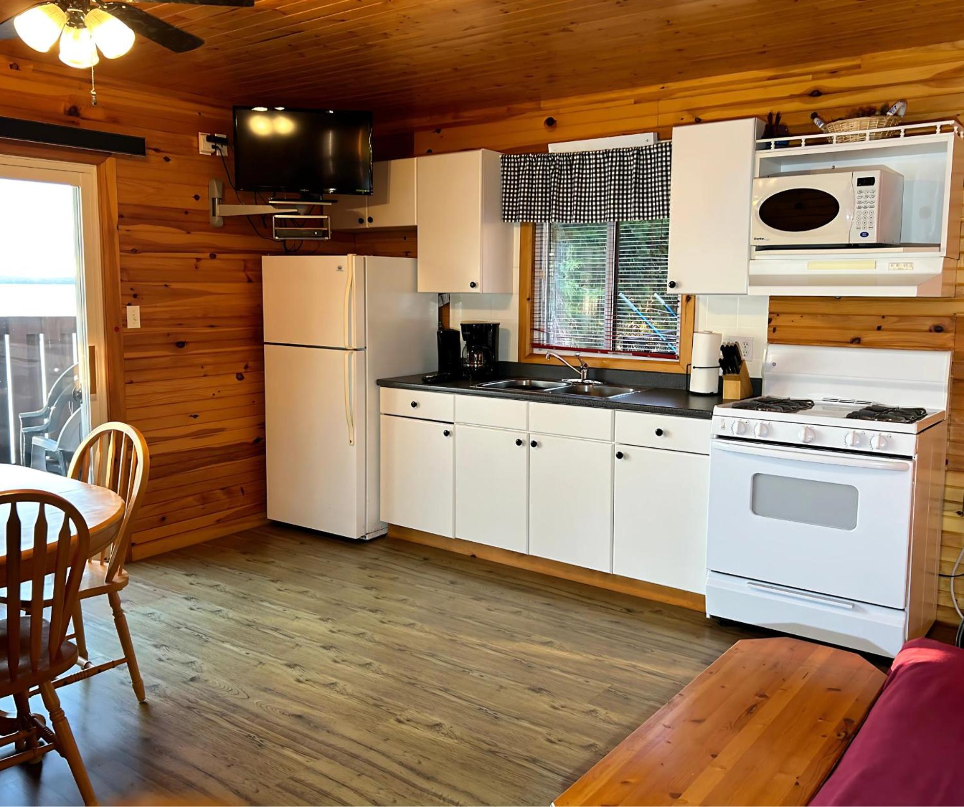 Sandy Shore Cottages Luxury Resort on Rice Lake