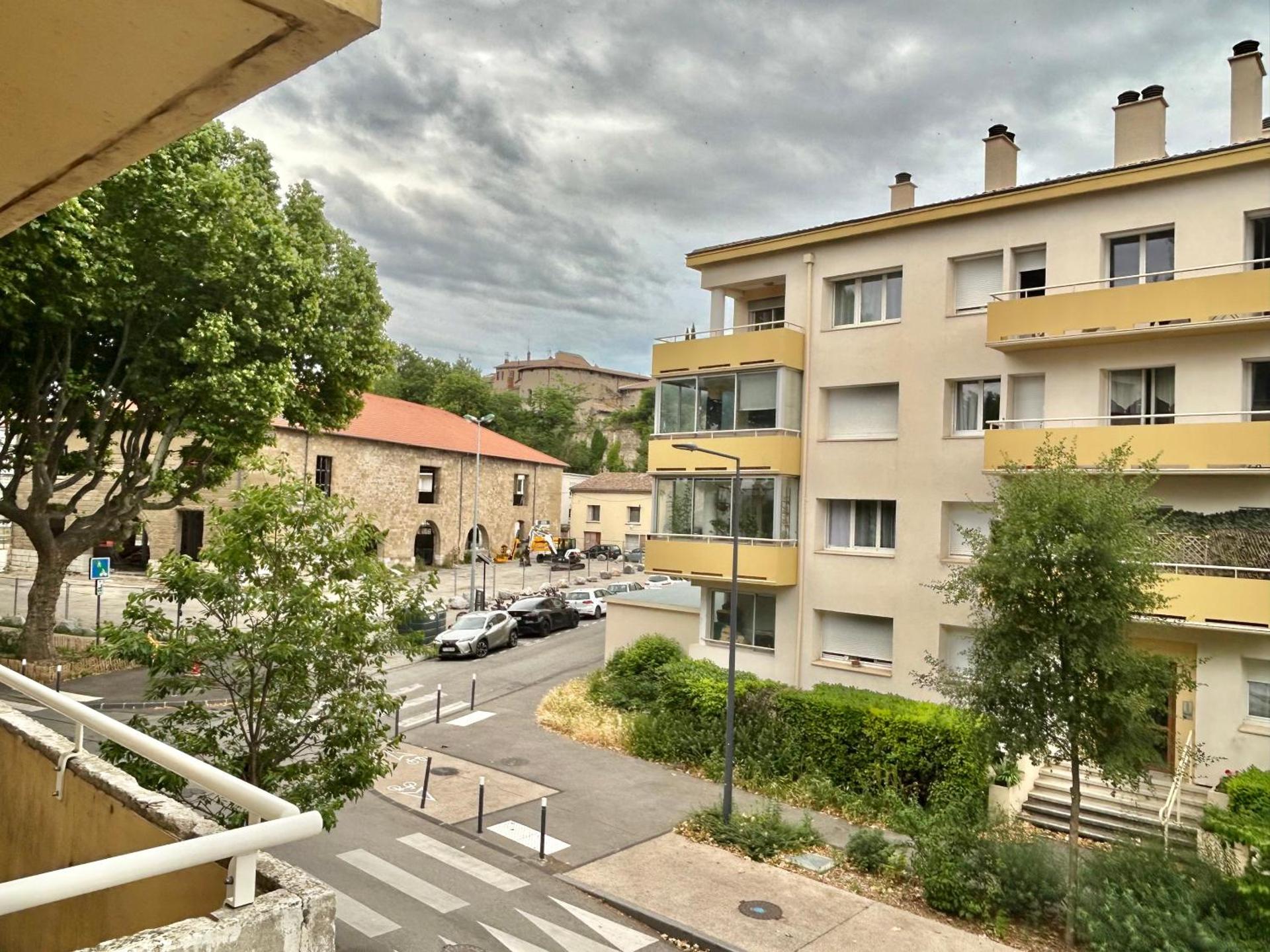 Studio proche centre, gare et écoles