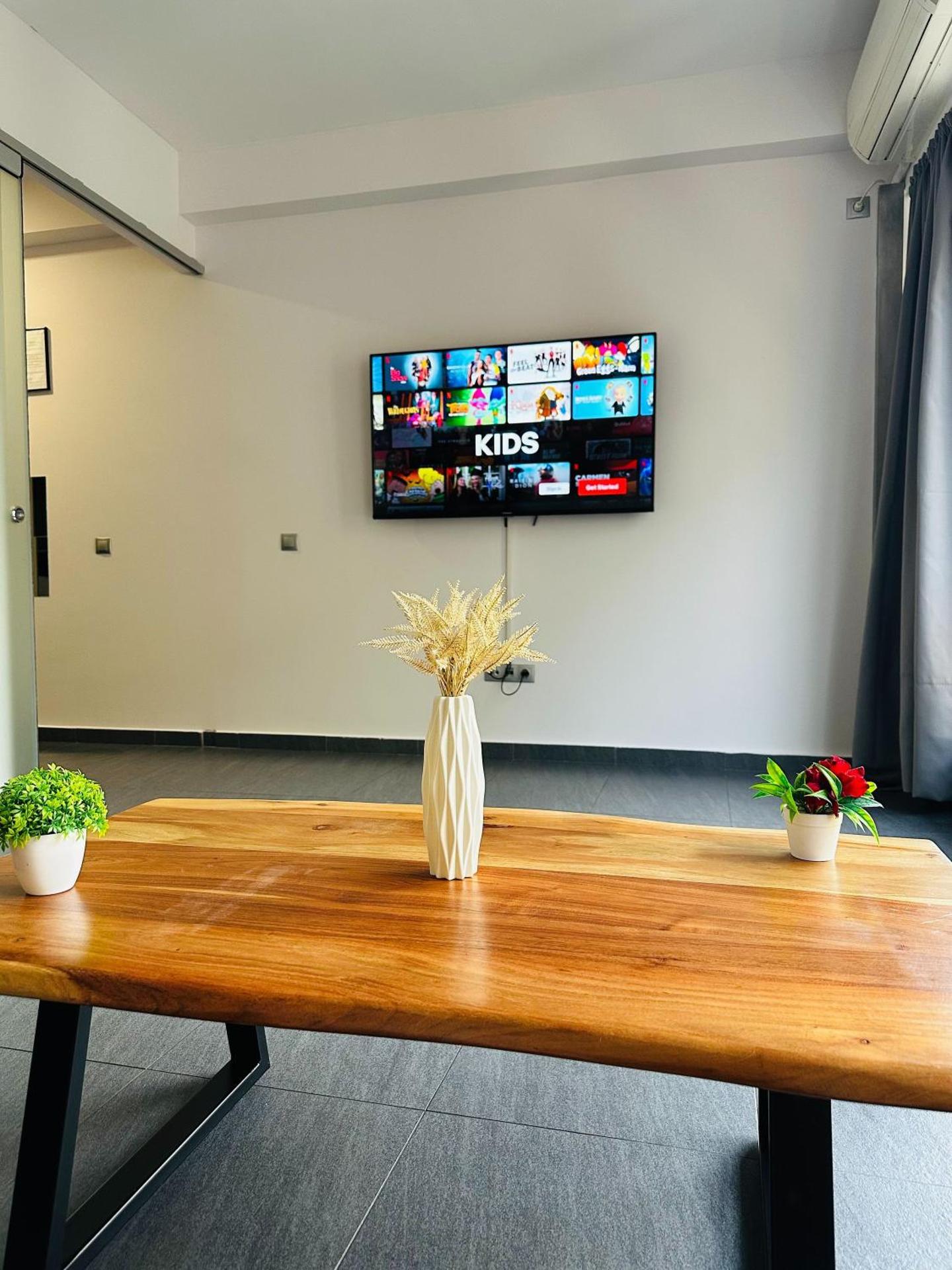 Ermou Downtown Suites by Athens Urban Retreat