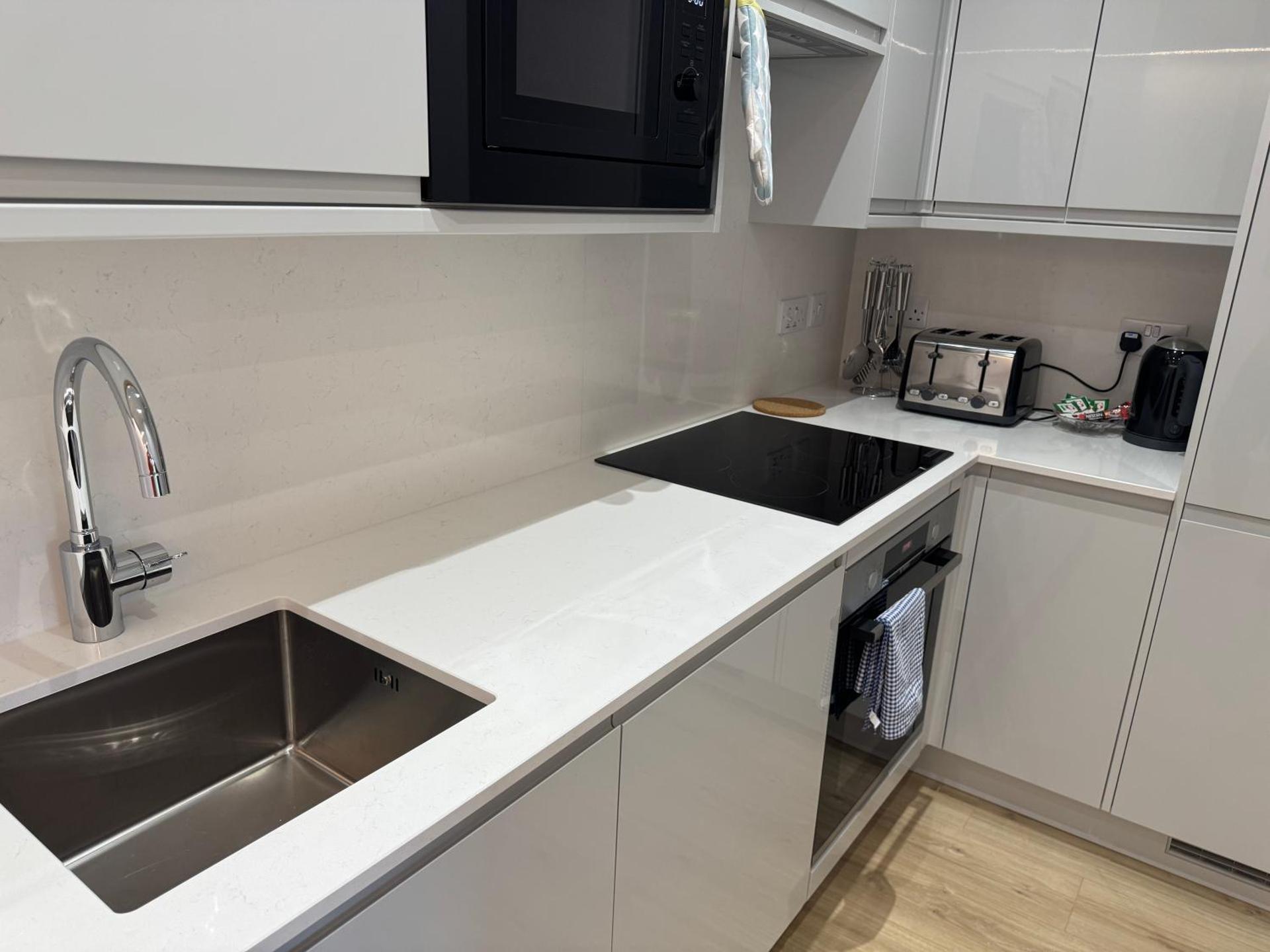 Brentwood Hotel & Apartments